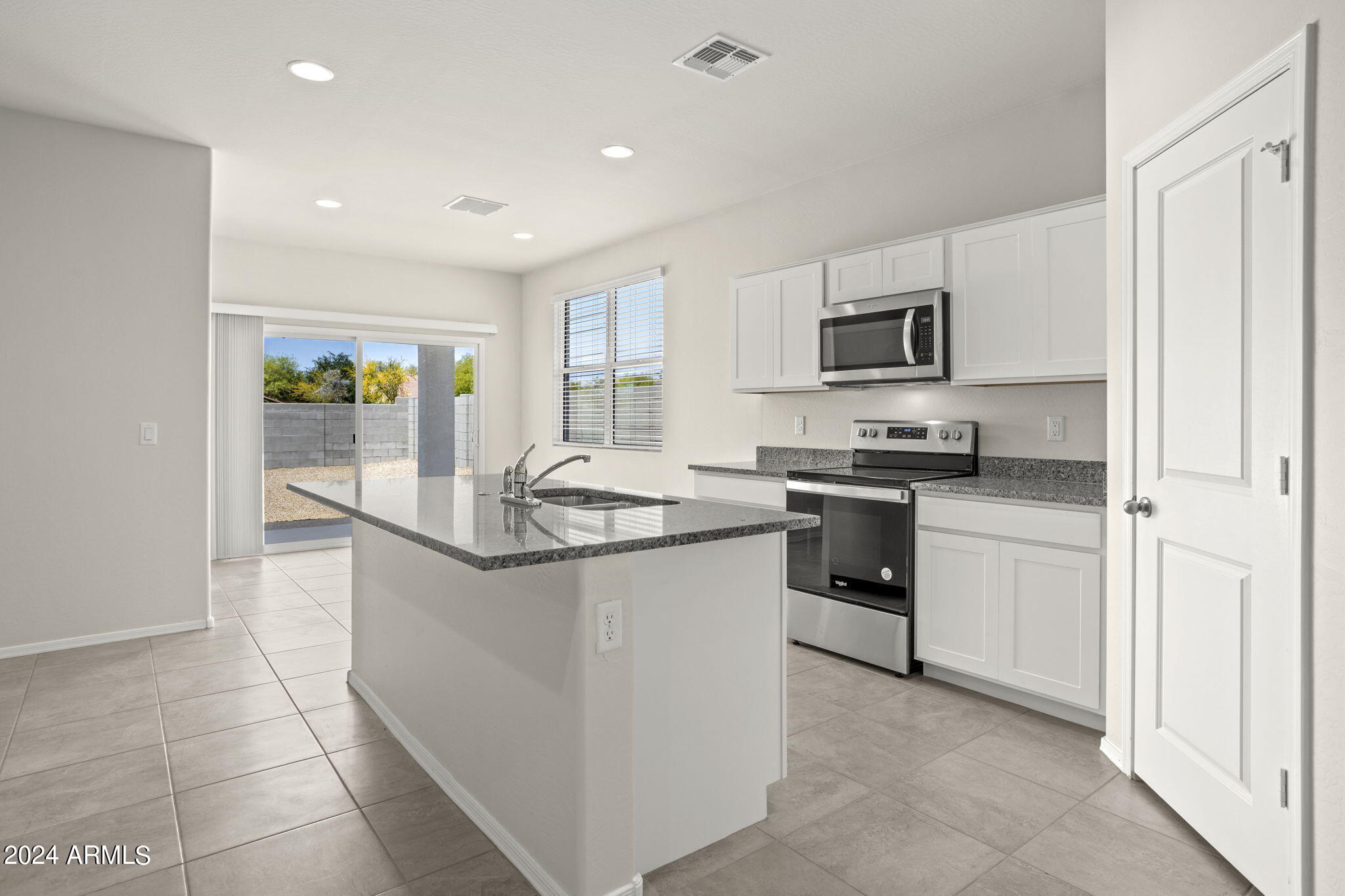 1356 W SHANNONS Way, Coolidge, AZ 85128