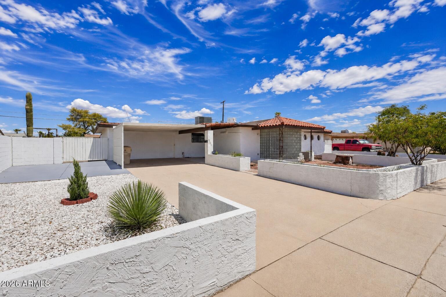 6532 W Medlock Drive, Glendale, AZ 85301
