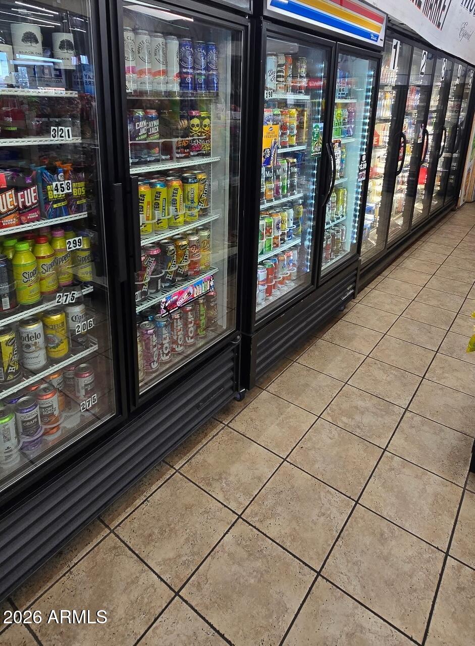 0000 W XXXXXXXXX Avenue, Phoenix, AZ 85015
