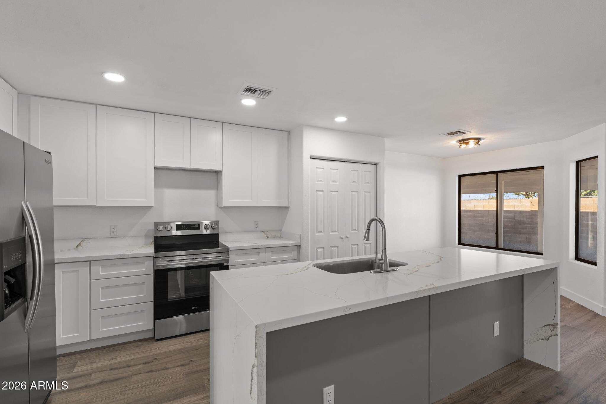 14 N KIMBERLY Drive, Casa Grande, AZ 85122