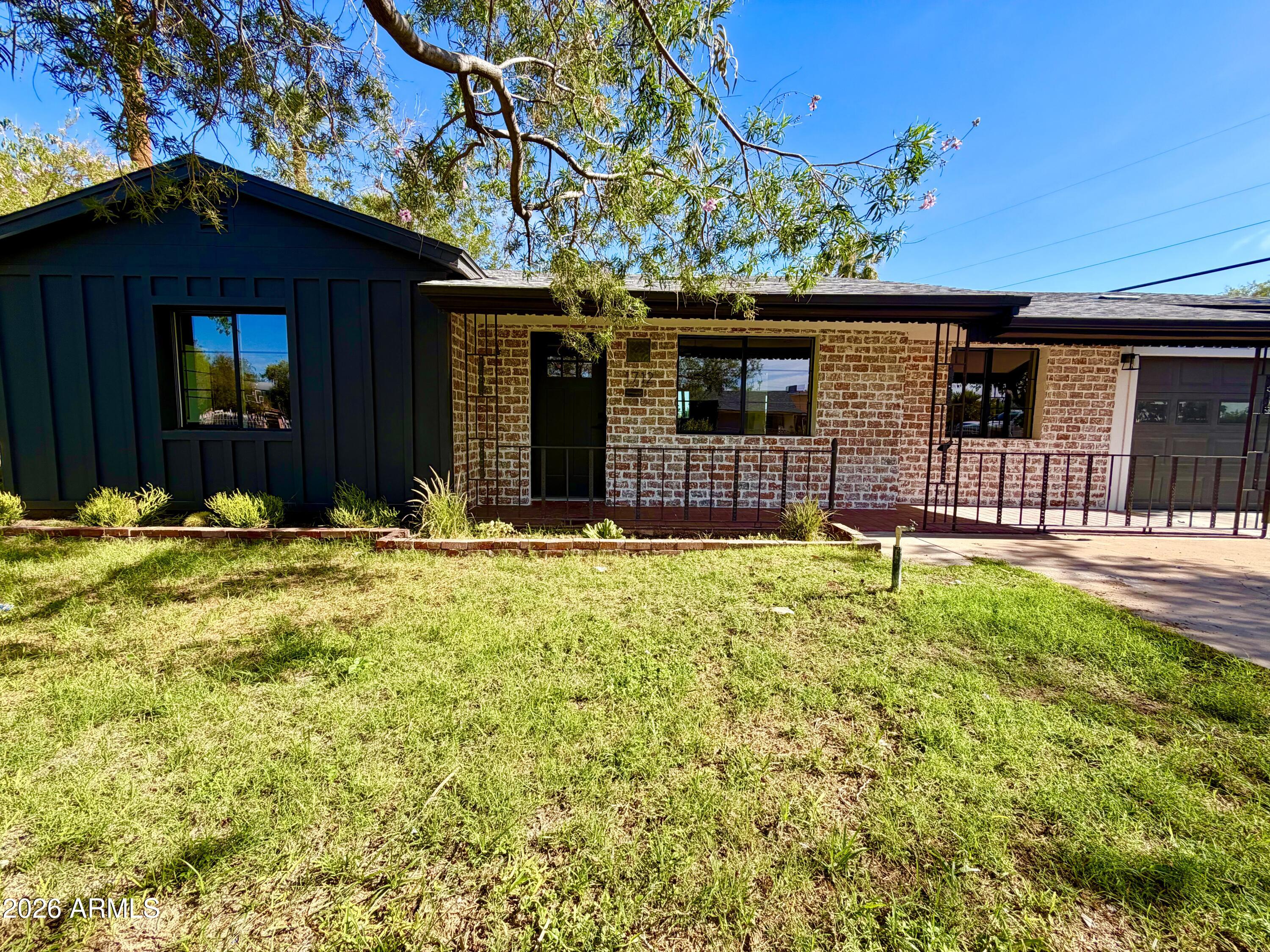 1712 E Whitton Avenue, Phoenix, AZ 85016