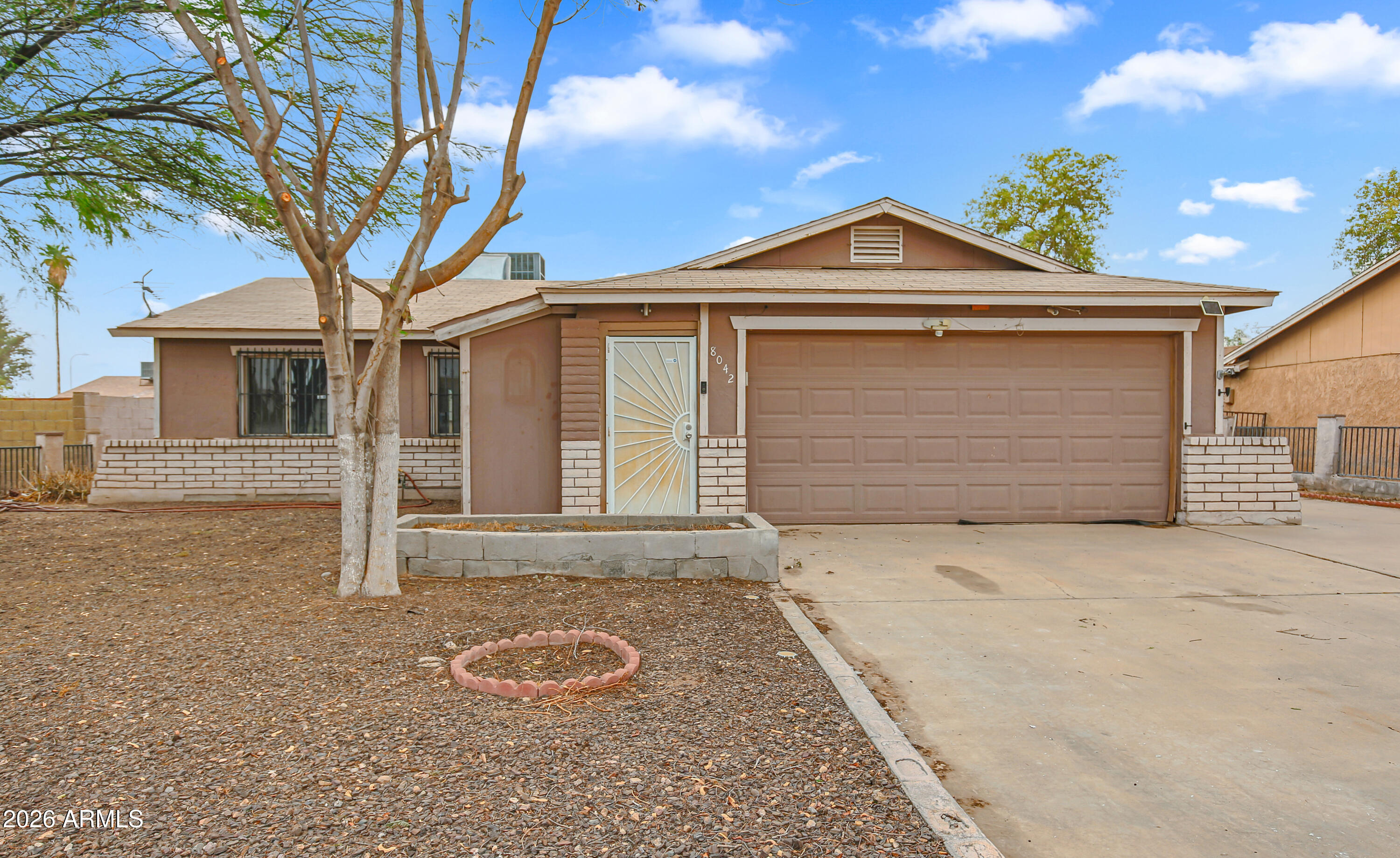 8042 W ELM Street, Phoenix, AZ 85033