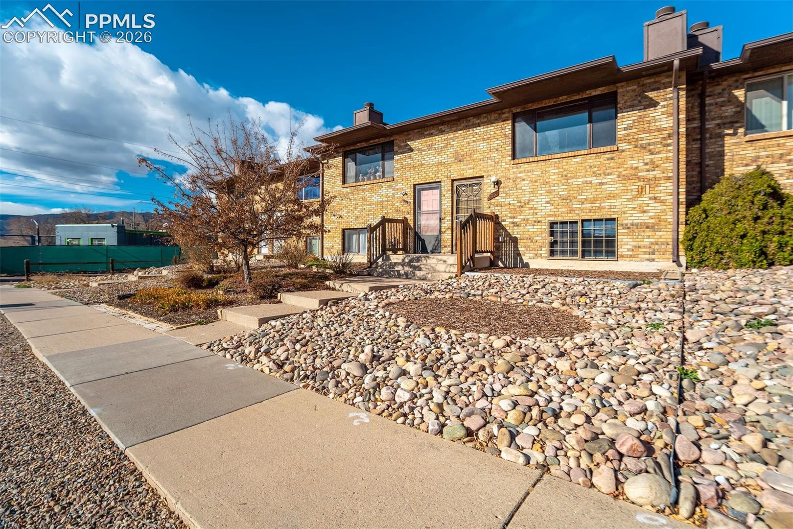 326 Mount View Lane, Colorado Springs, CO 80907