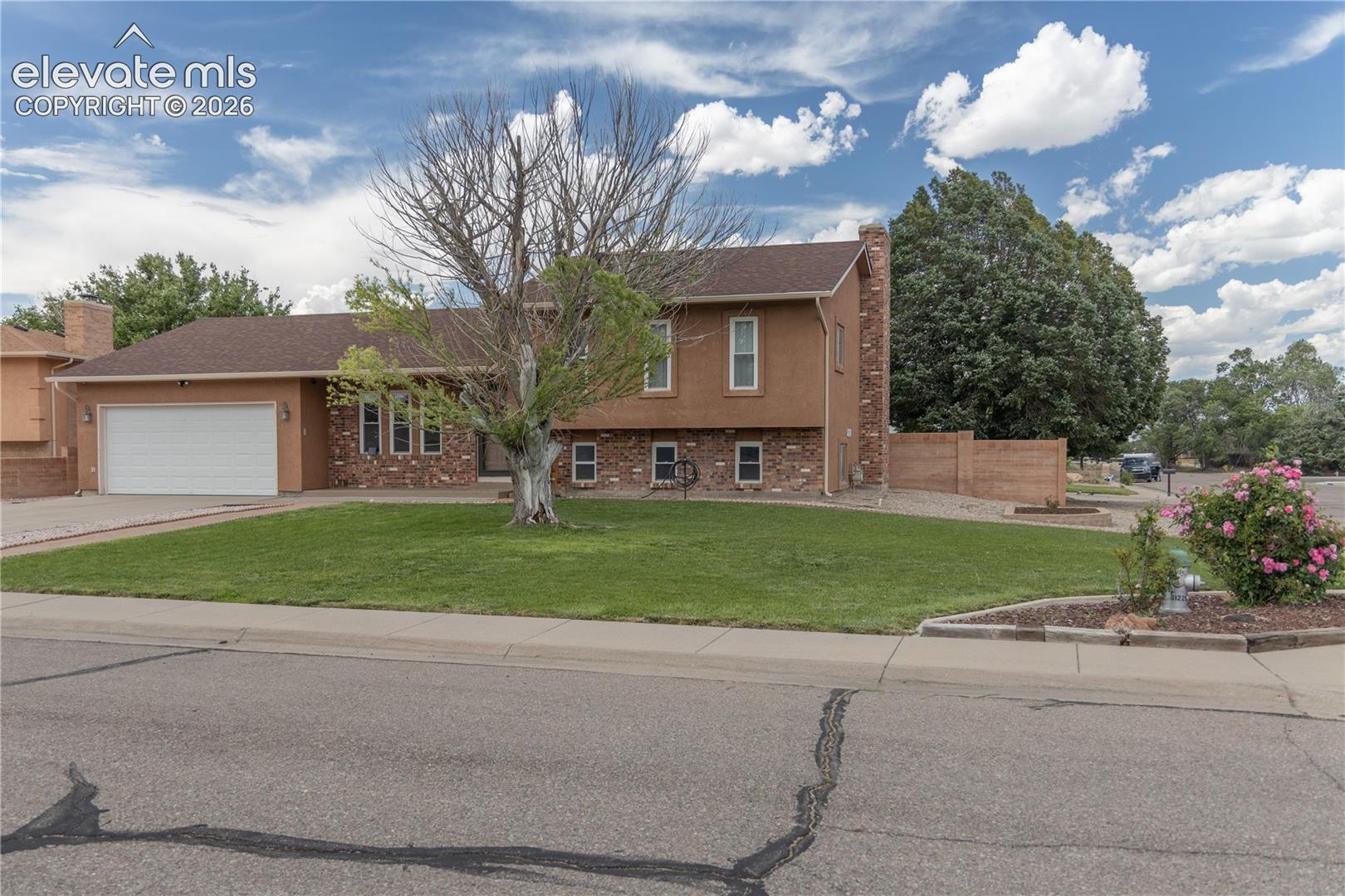 1309 Kingsroyal Boulevard, Pueblo, CO 81005