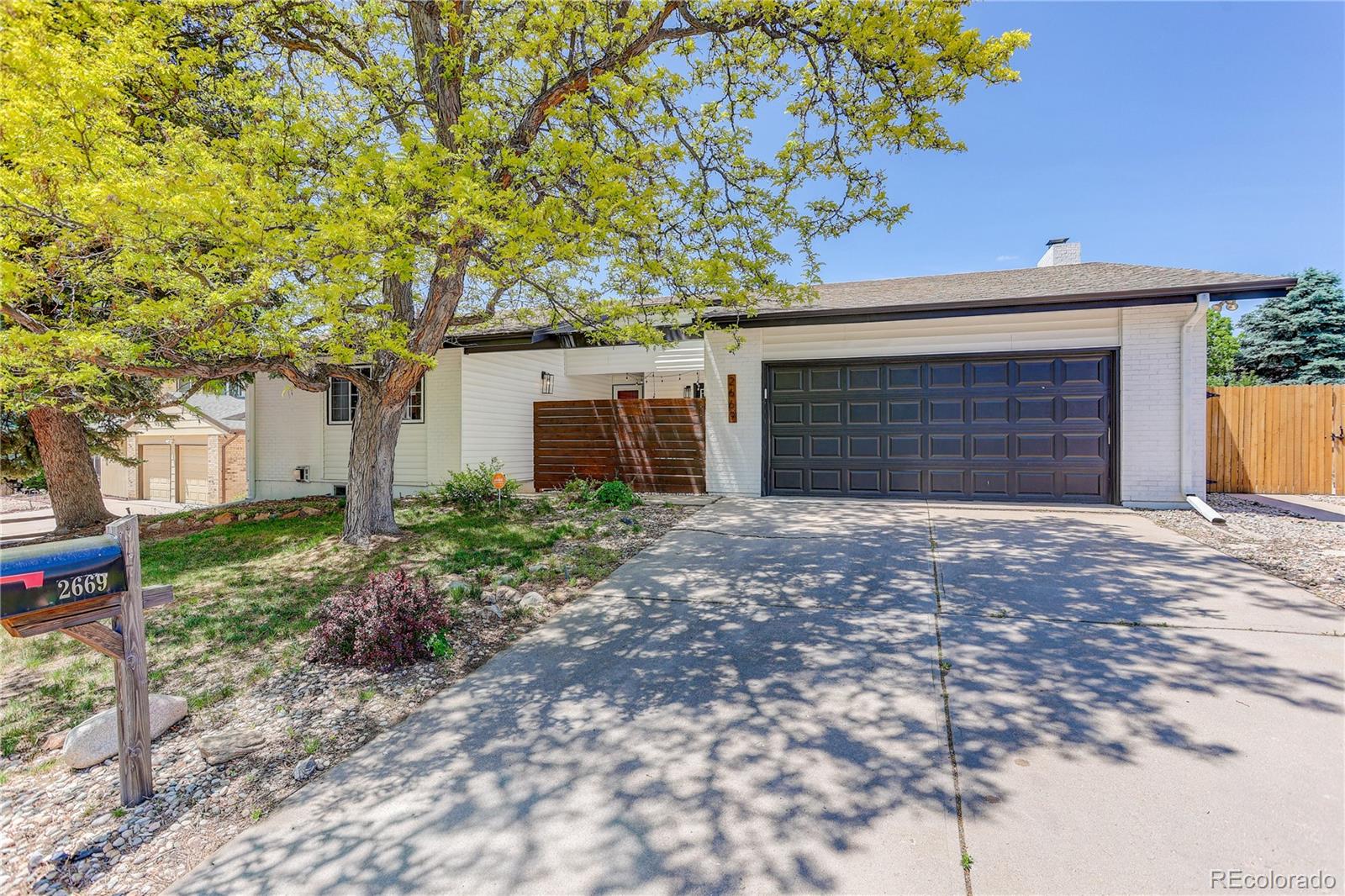 2669 S Moline Court, Aurora, CO 80014