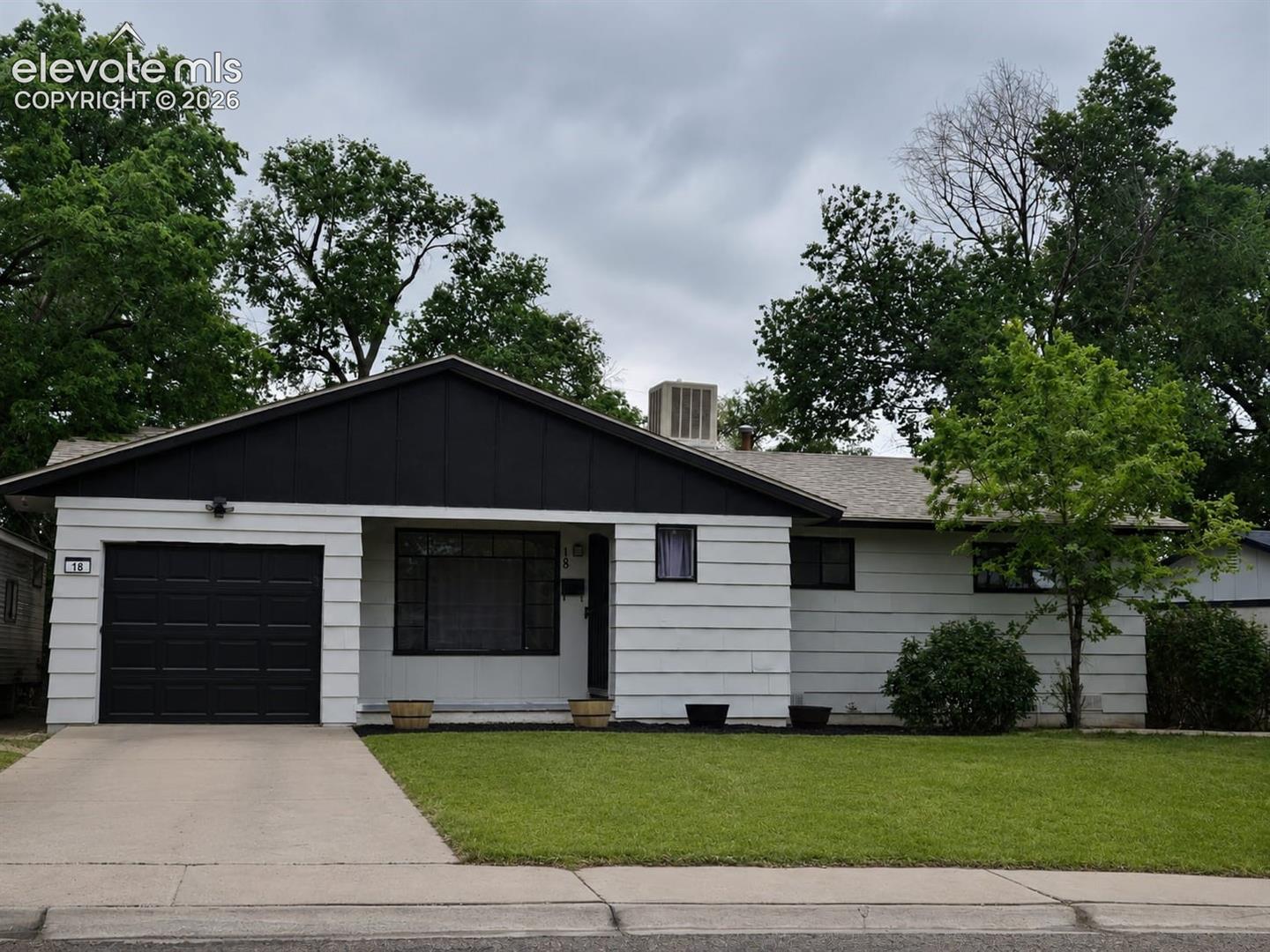 18 Dundee Lane, Pueblo, CO 81001