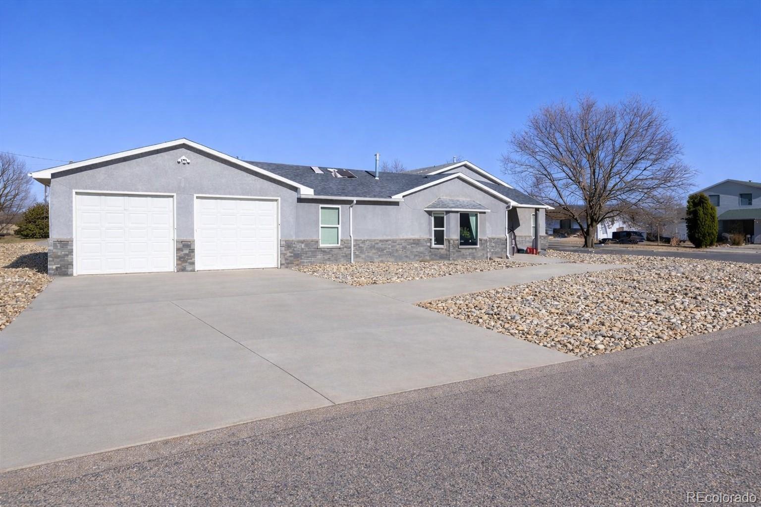 2 Meadow Lane, Swink, CO 81077