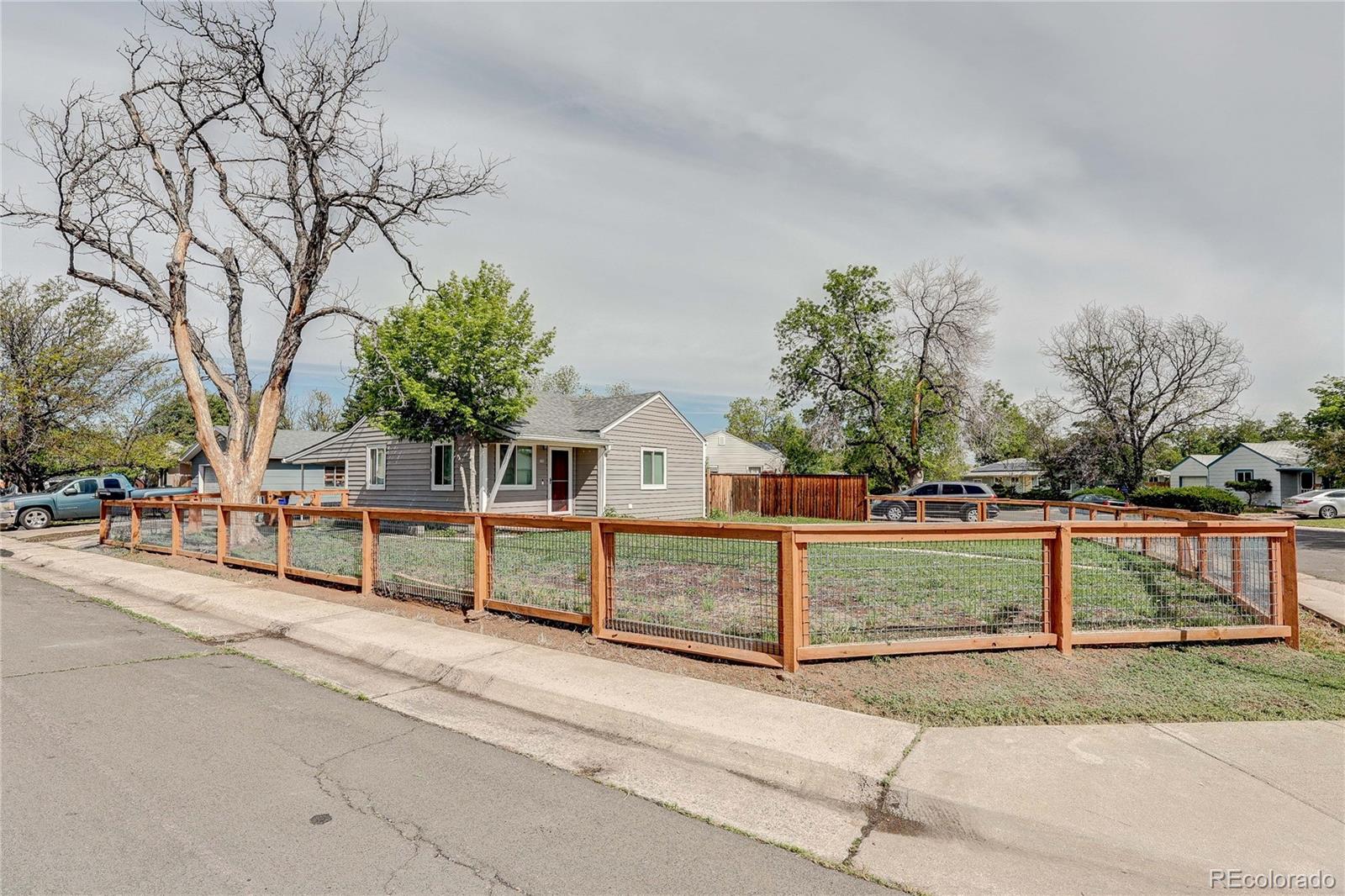 705 Newark Street, Aurora, CO 80010