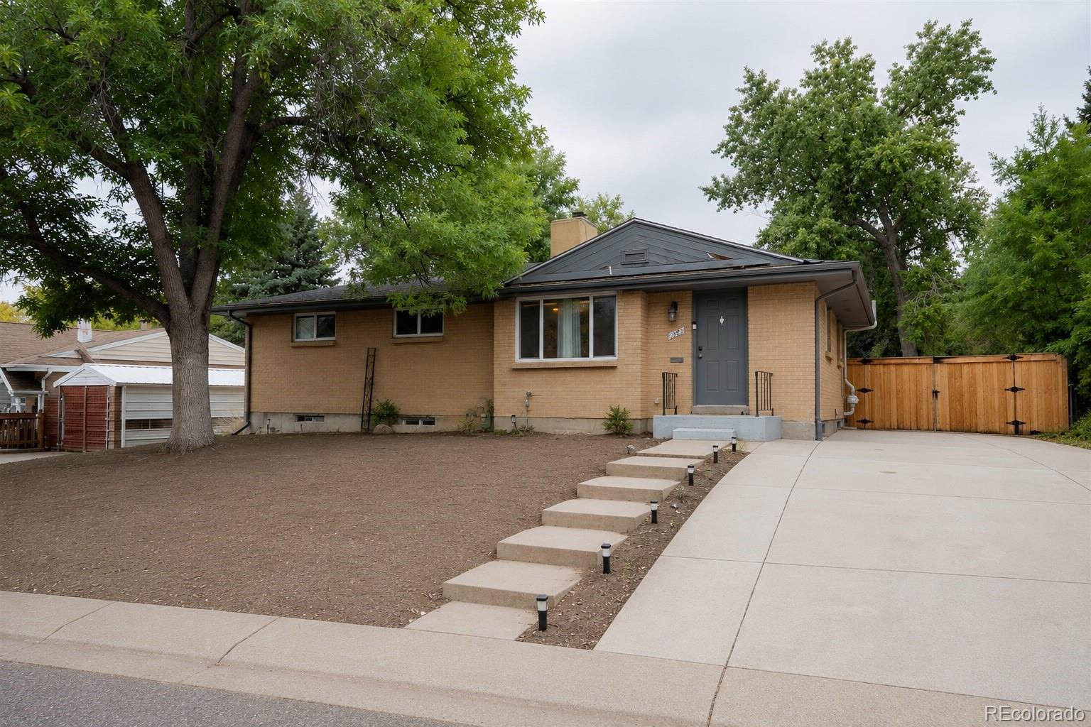2569 E Cresthill Avenue, Centennial, CO 80121
