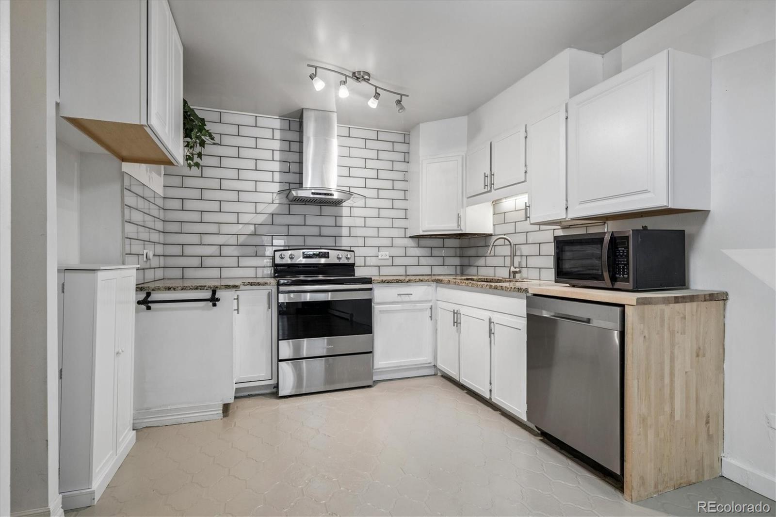 705 S Alton Way #6B, Denver, CO 80247