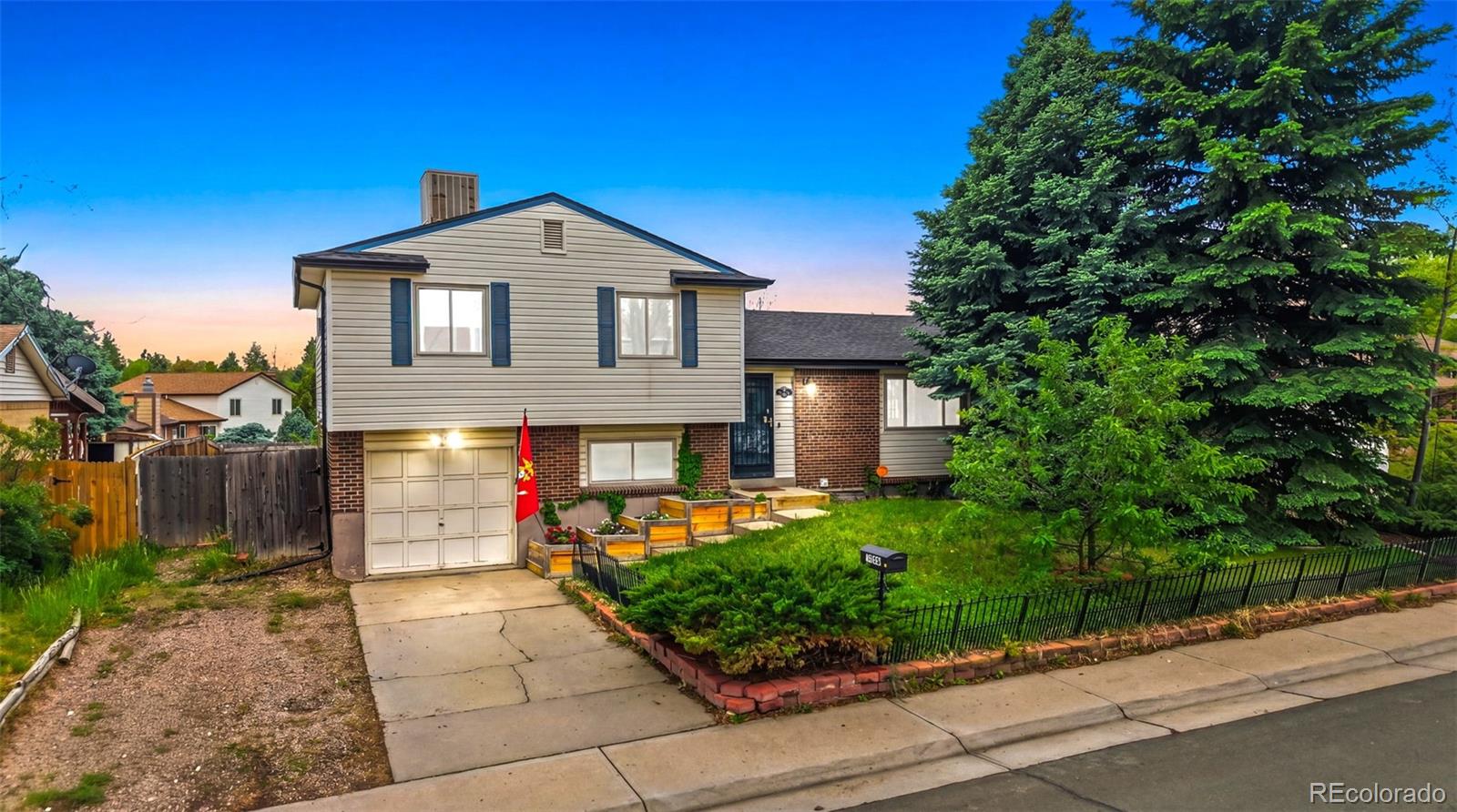 1581 S Fairplay Way, Aurora, CO 80012