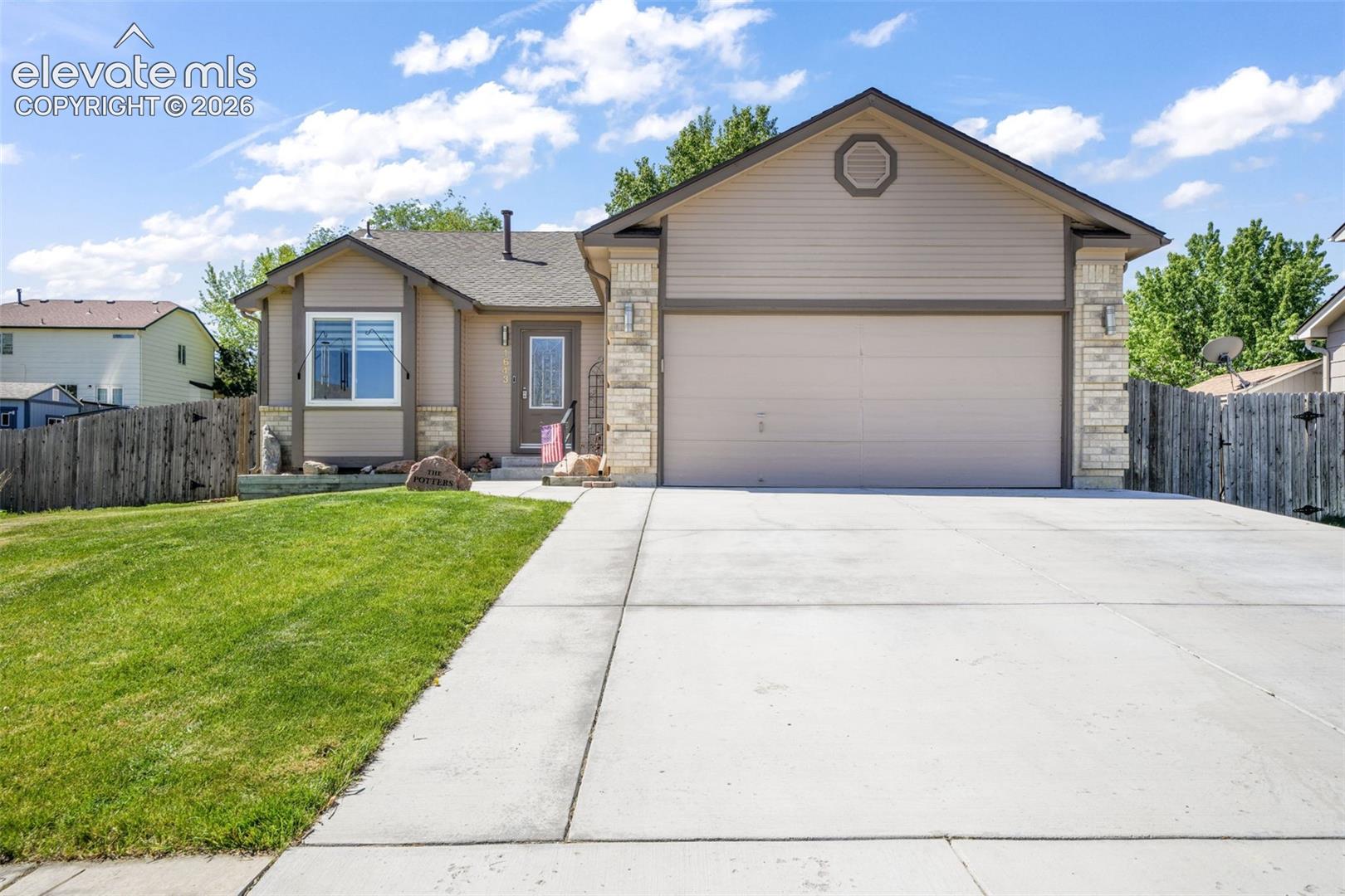 1643 S Canoe Creek Drive, Colorado Springs, CO 80906