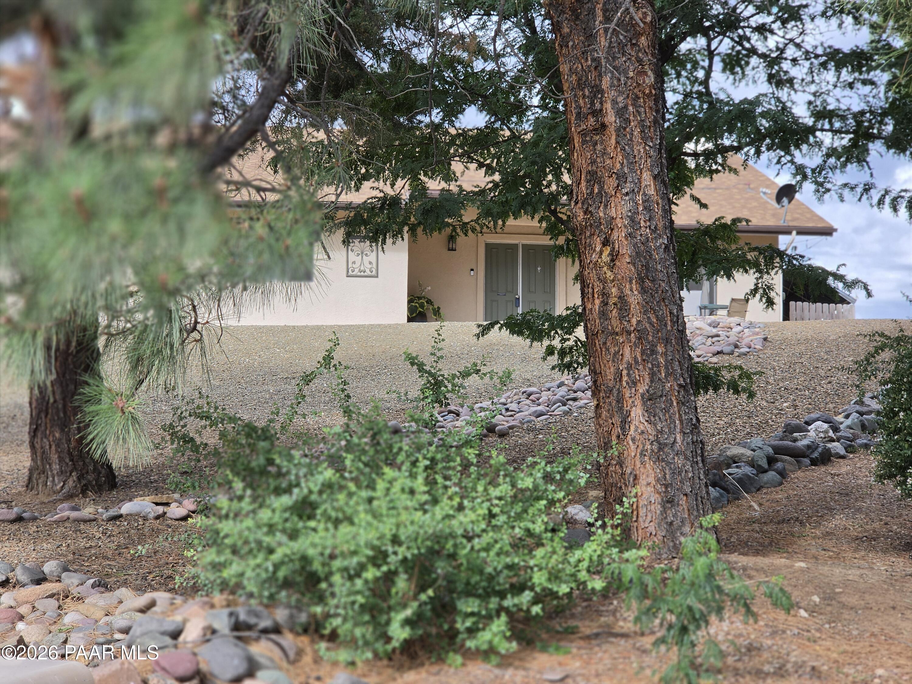 1086 N Broken Wagon Trail, Dewey-Humboldt, AZ 86327