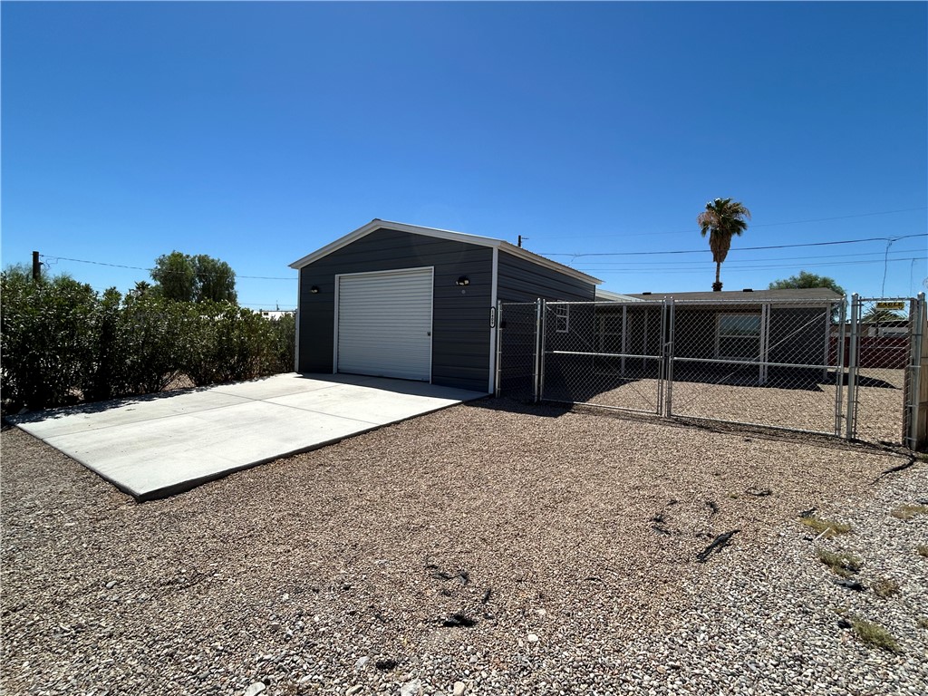 1409 E Pearl Circle