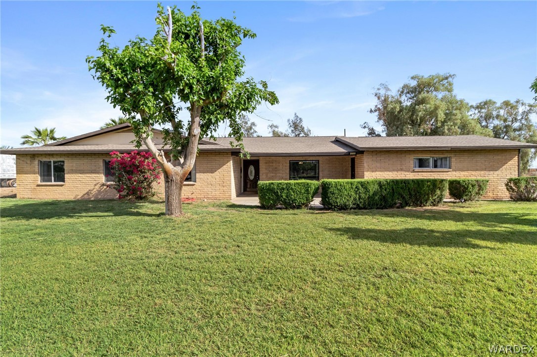 1555 E Poplar Drive