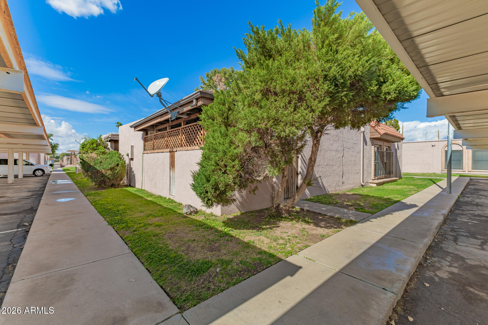5966 W AUGUSTA Avenue, Glendale, AZ 85301