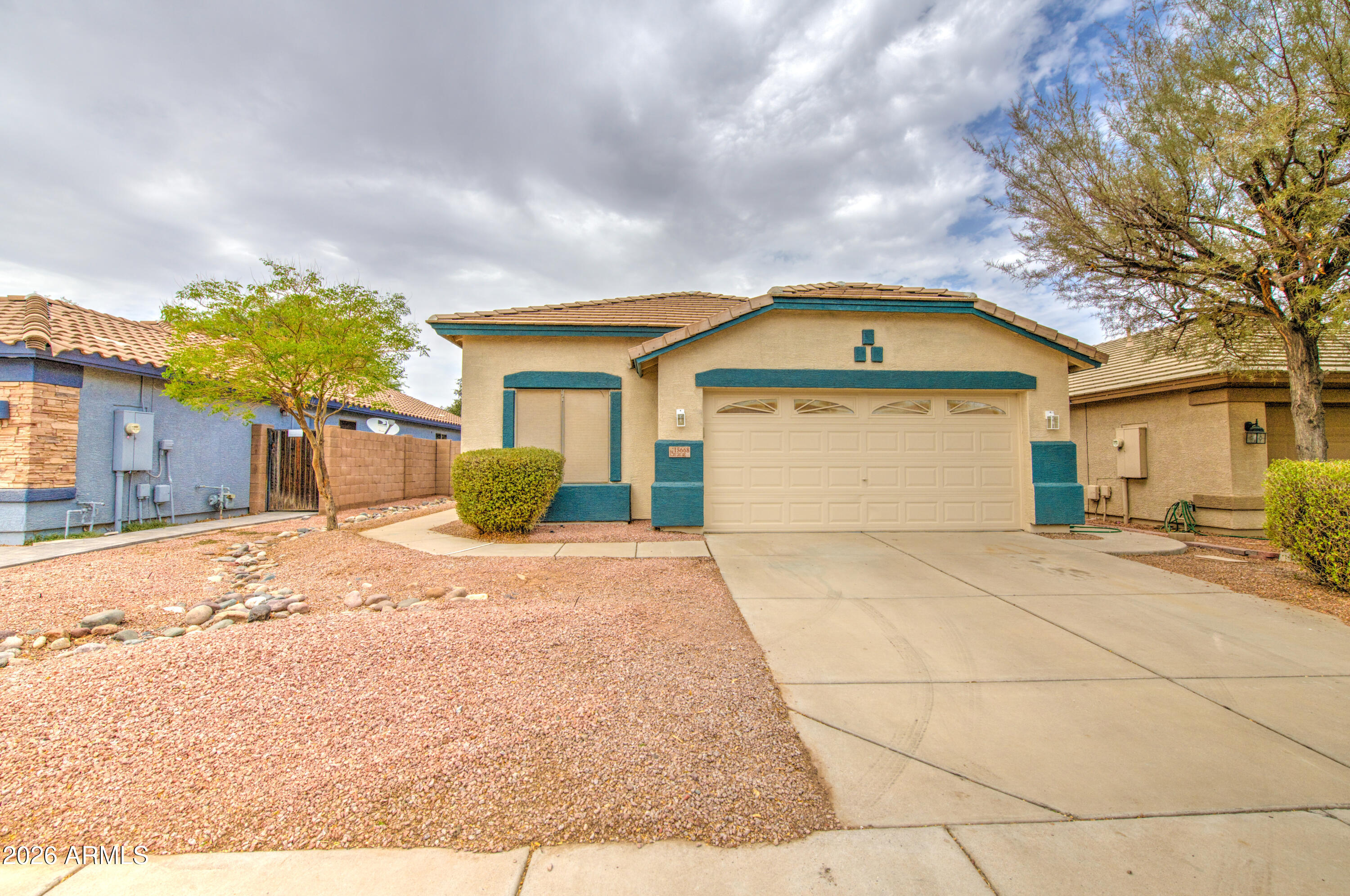 15668 W SAGUARO Lane, Surprise, AZ 85374