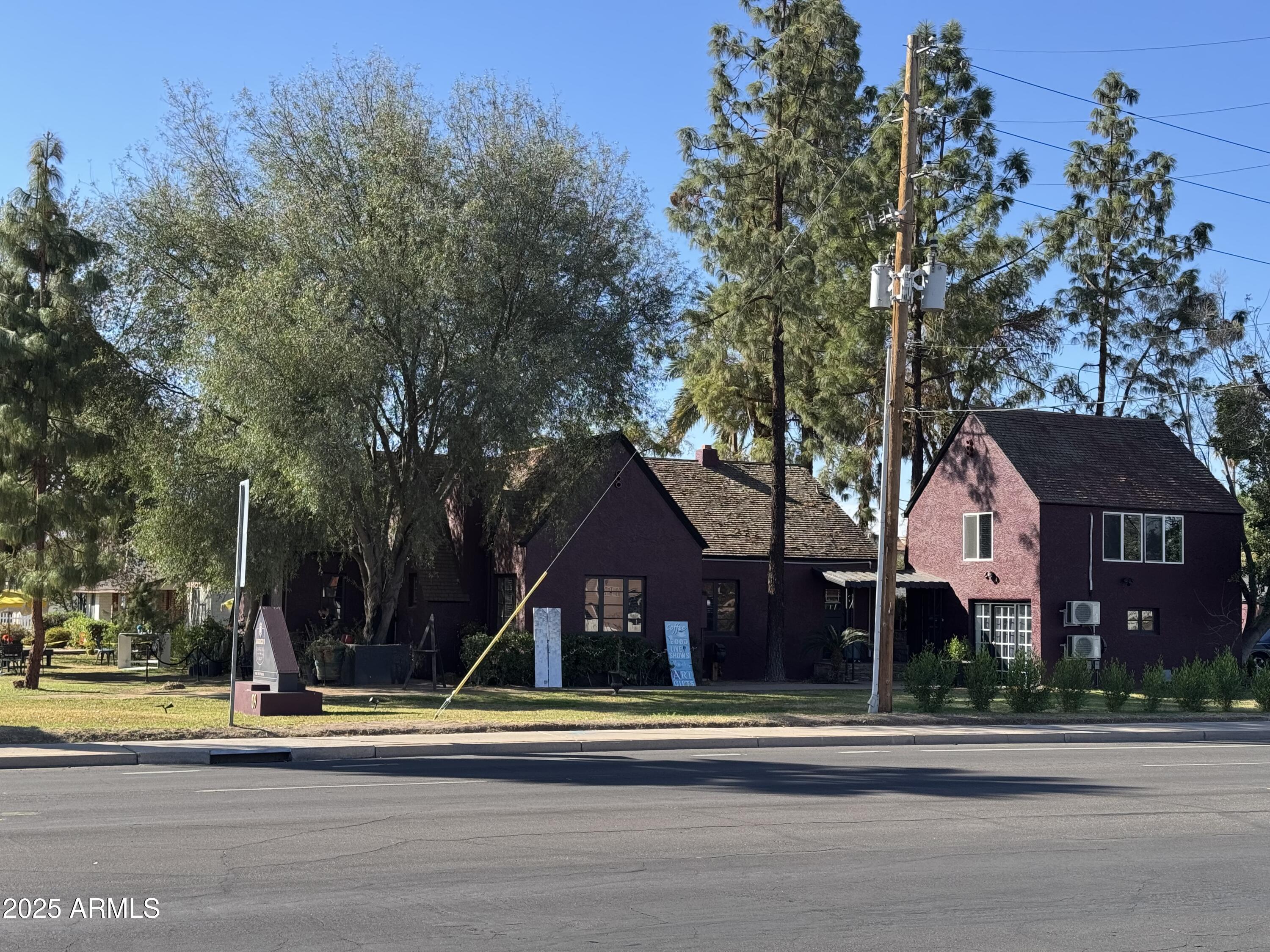 121 W UNIVERSITY Drive, Mesa, AZ 85201
