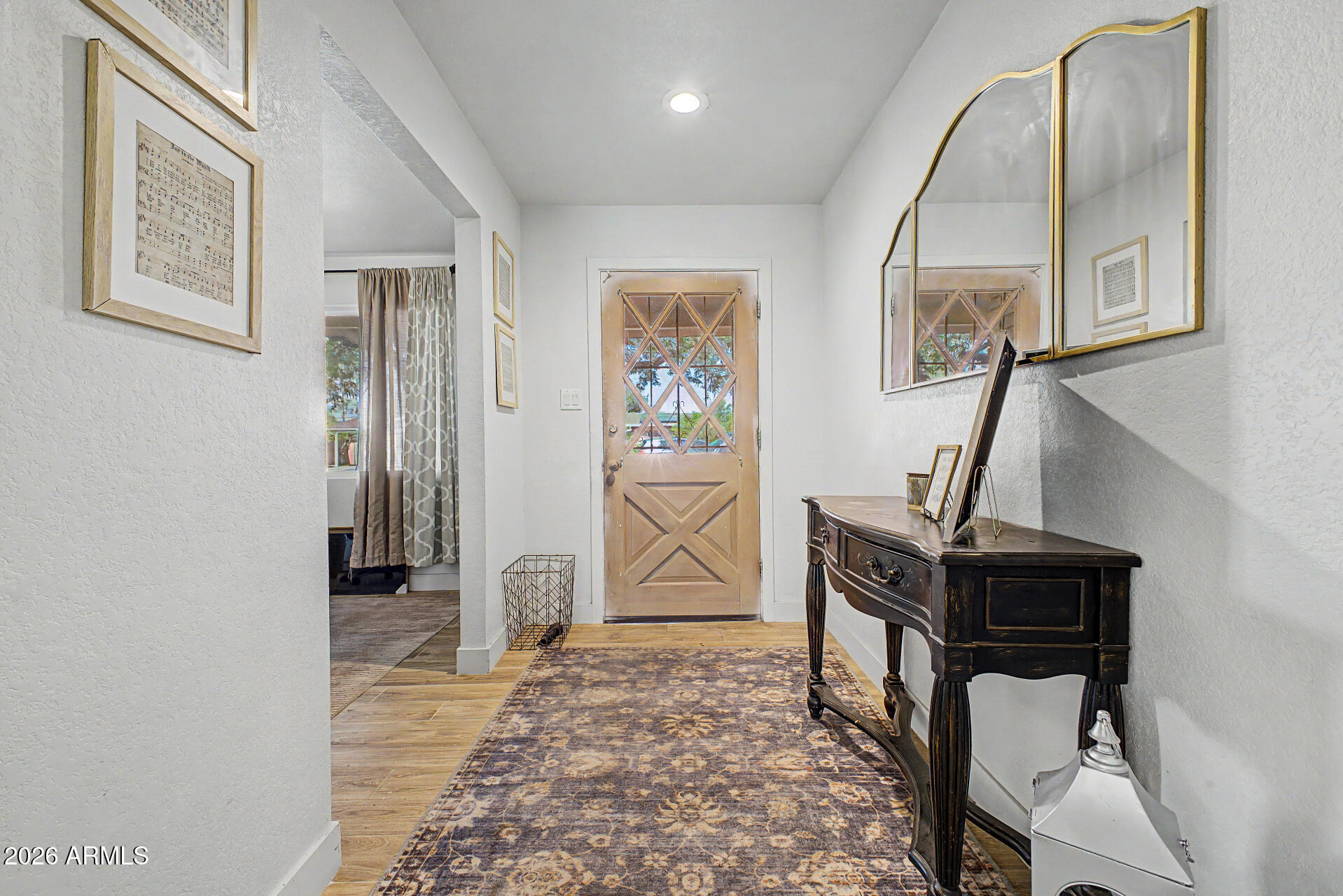 399 N APACHE Drive N, Chandler, AZ 85224