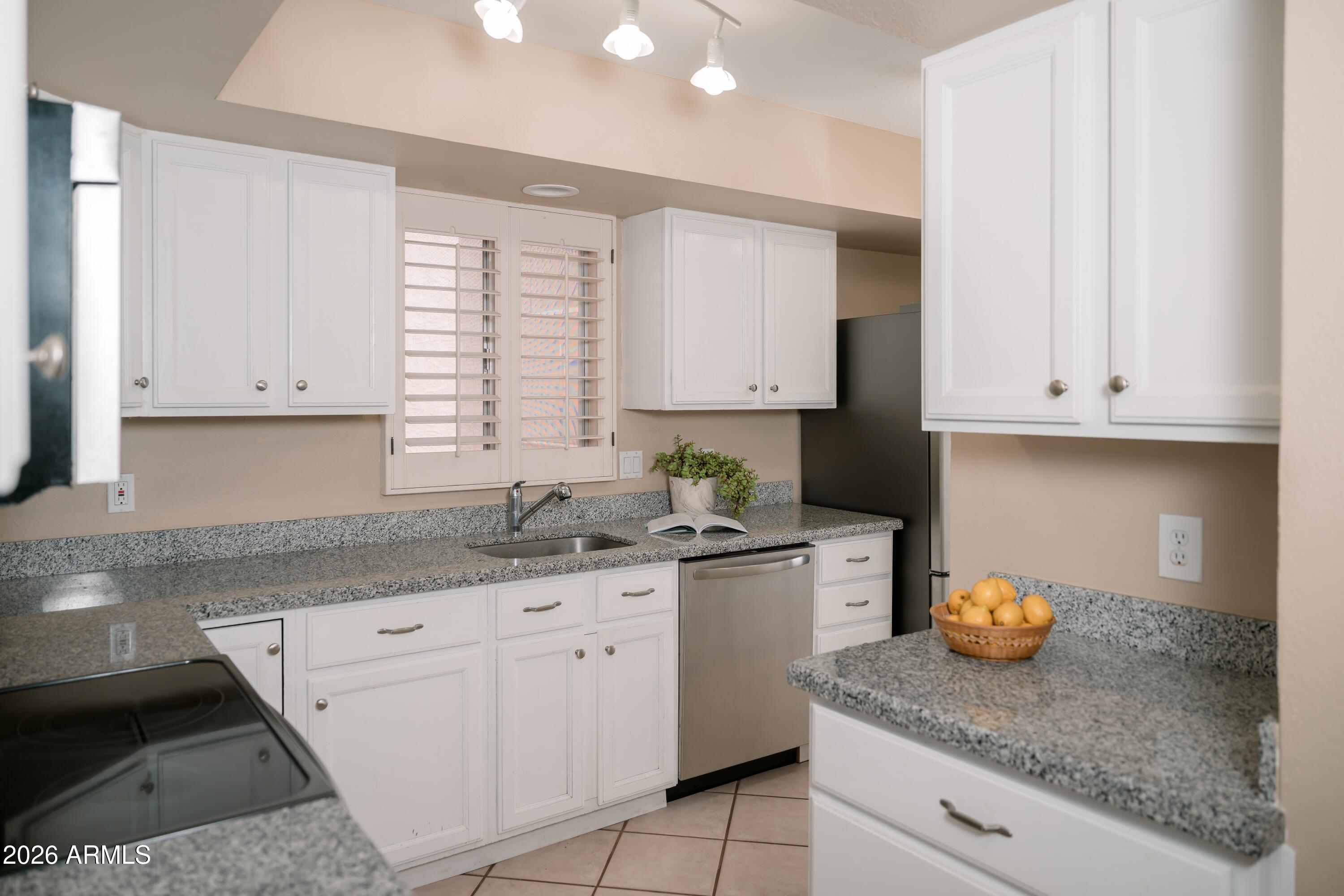 9334 E OLIVE Lane N, Sun Lakes, AZ 85248