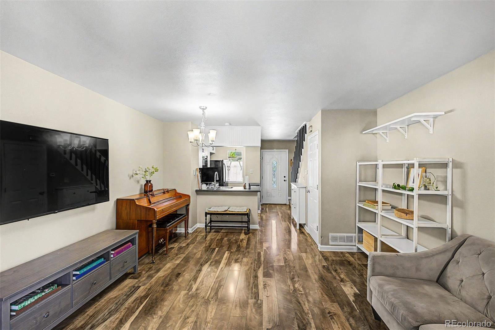 8198 S Columbine Court, Centennial, CO 80122