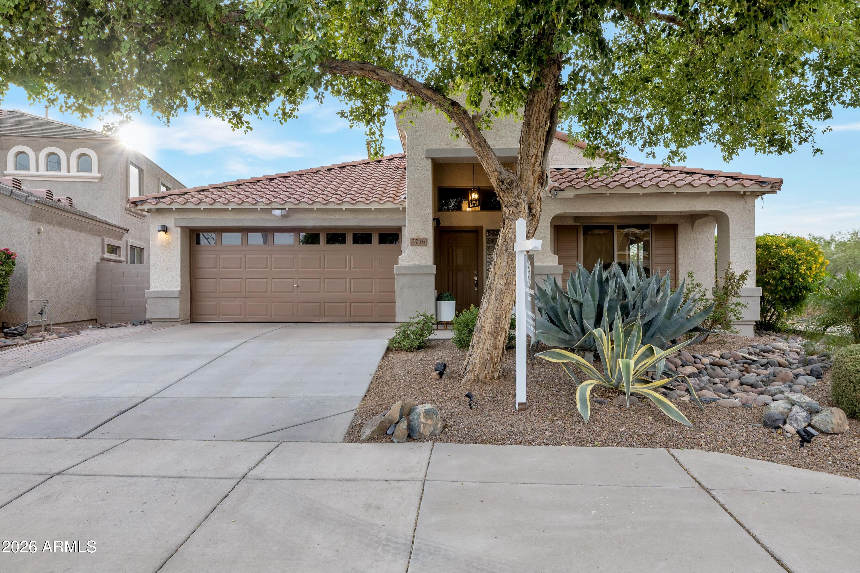 2716 E QUIET HOLLOW Lane, Phoenix, AZ 85024