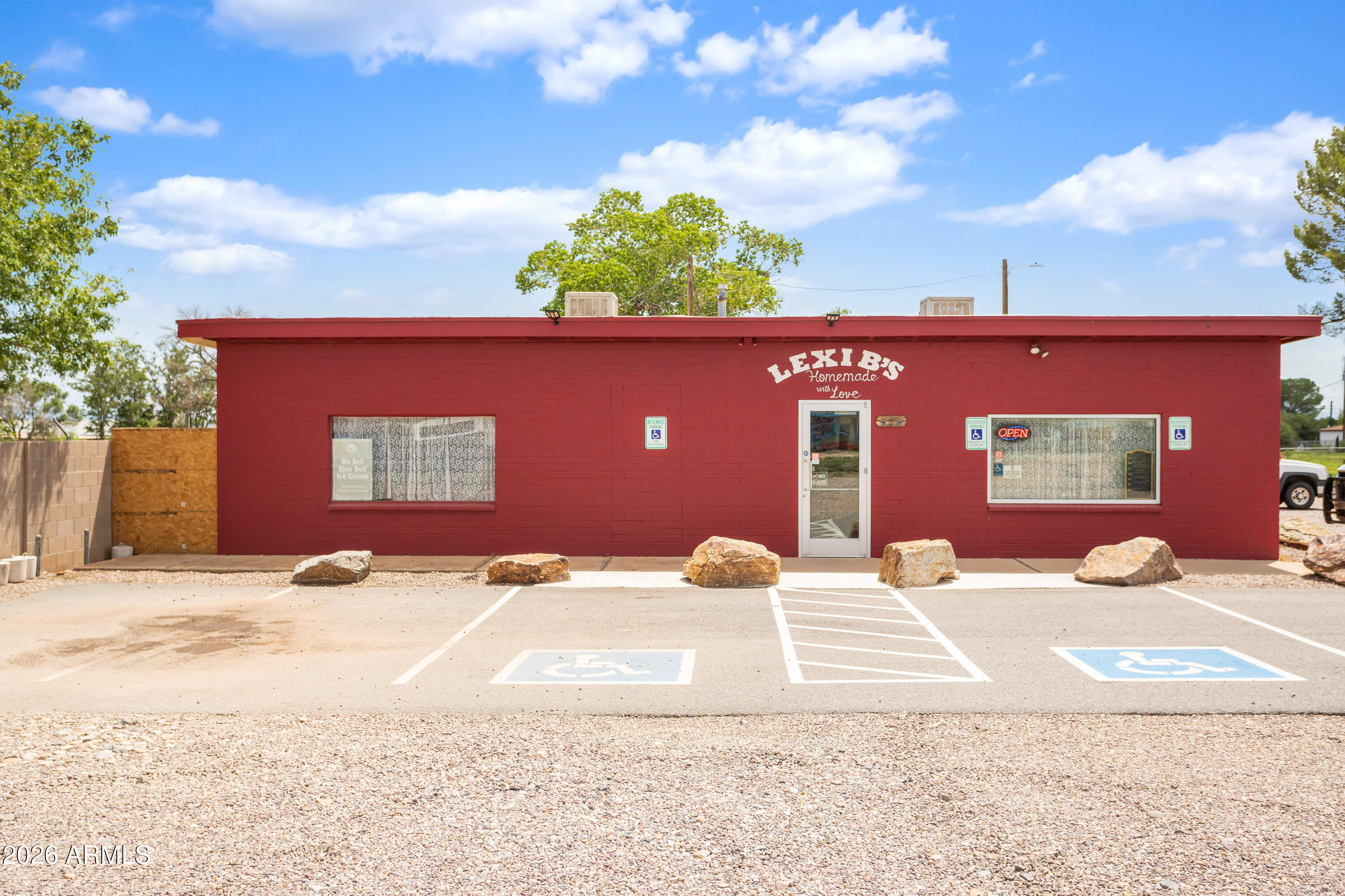 424 N Huachuca Boulevard, Huachuca City, AZ 85616