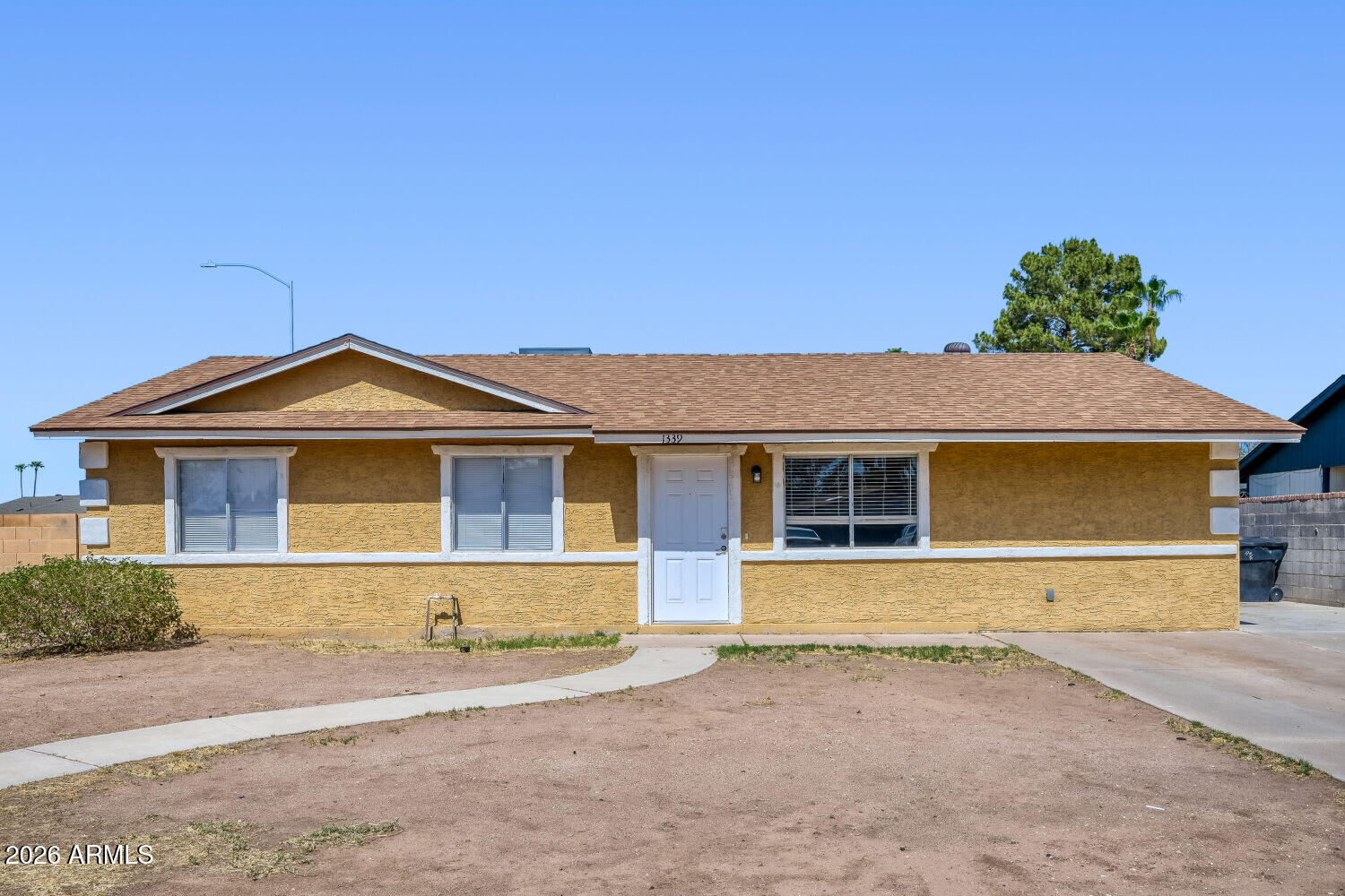 1339 N HILLCREST Circle, Mesa, AZ 85201