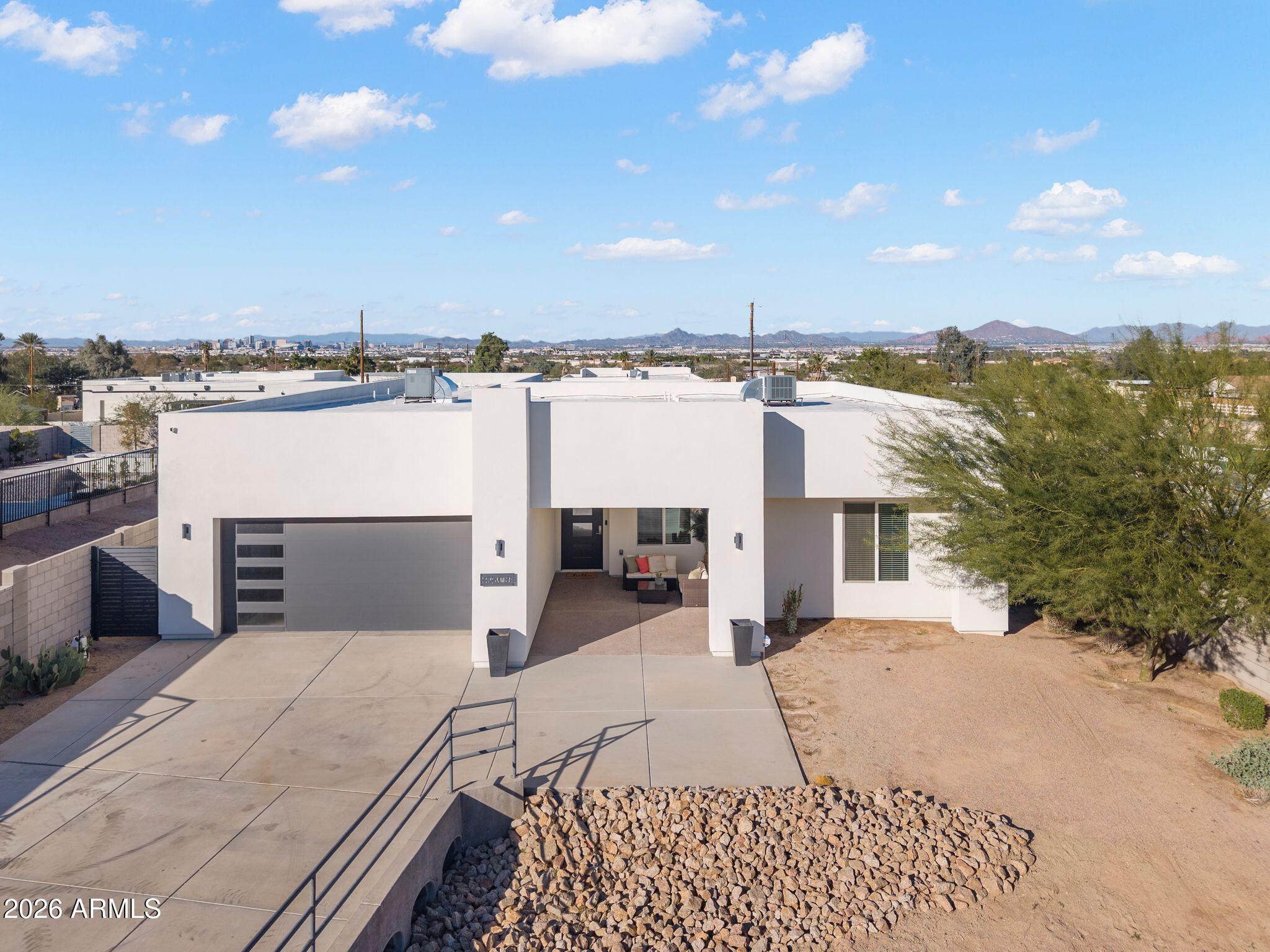 2252 E SOUTH MOUNTAIN Avenue, Phoenix, AZ 85042
