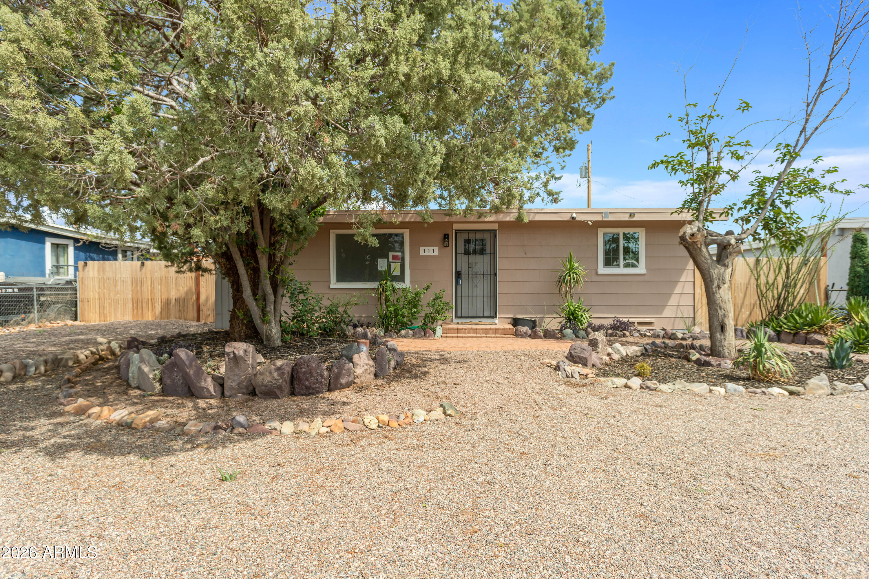 111 E APACHE Street, Huachuca City, AZ 85616
