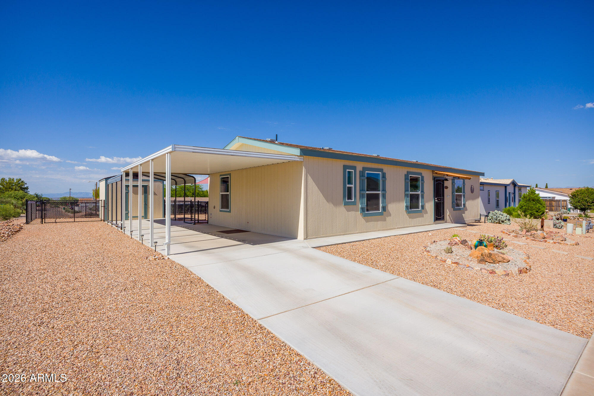 692 W PONY EXPRESS Lane, Benson, AZ 85602