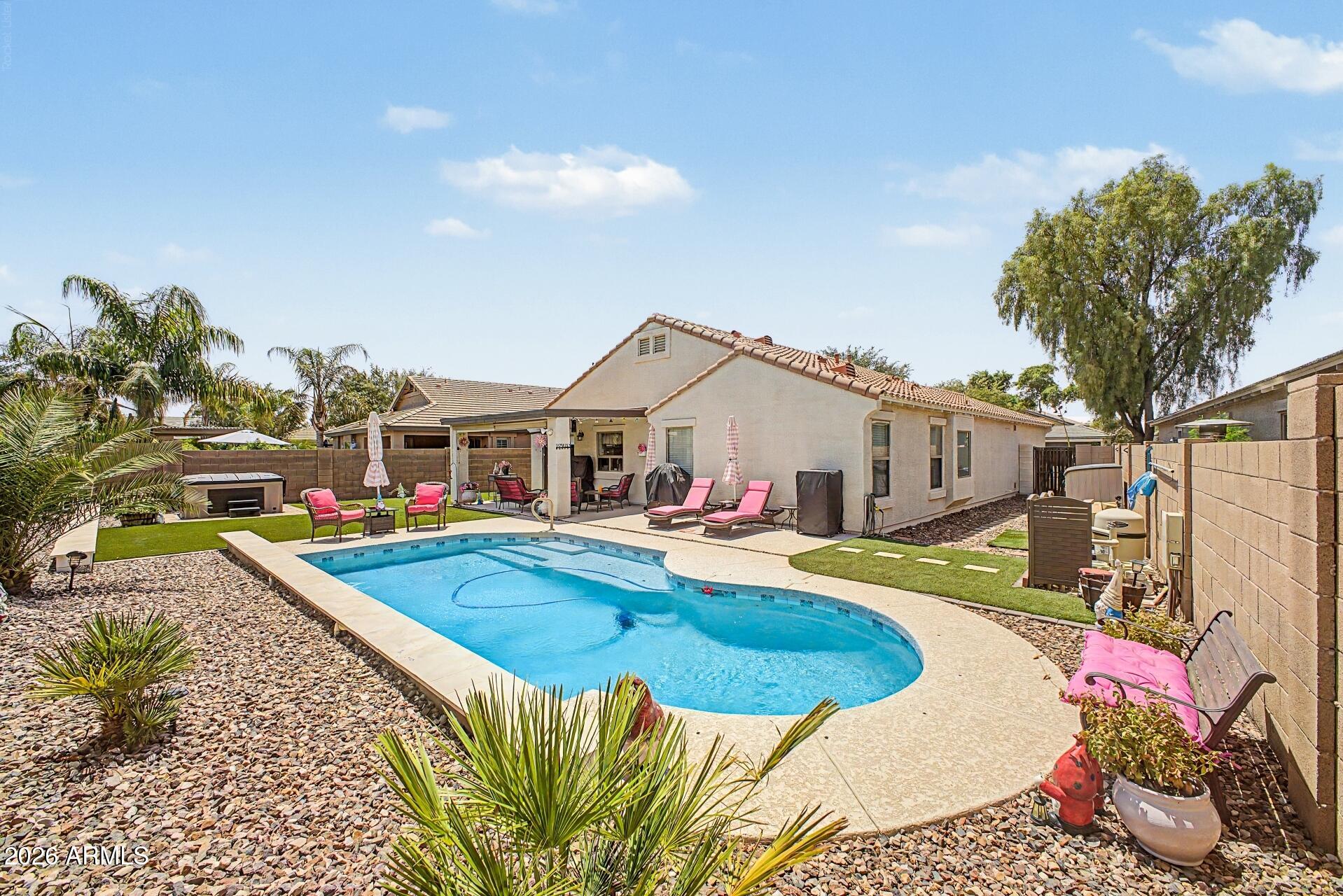 38445 N JANET Lane, San Tan Valley, AZ 85140