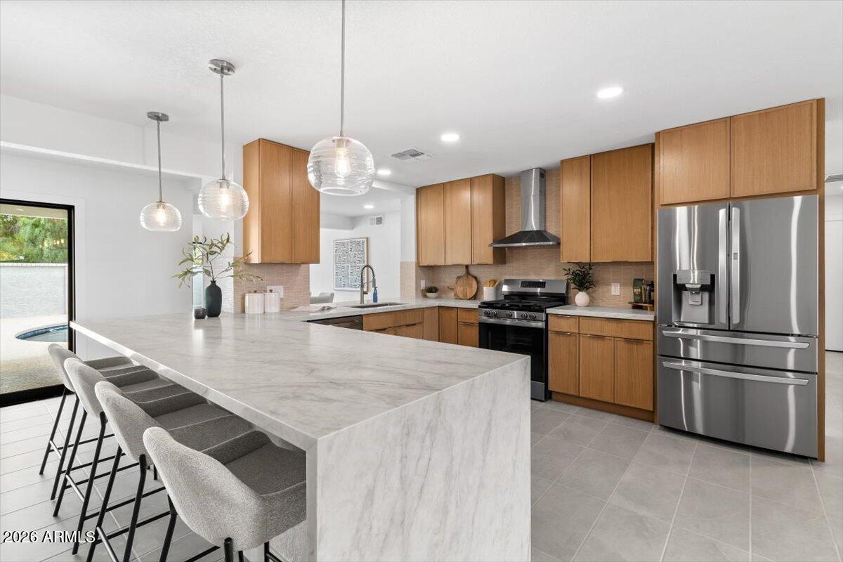 3926 E LAUREL Lane, Phoenix, AZ 85028