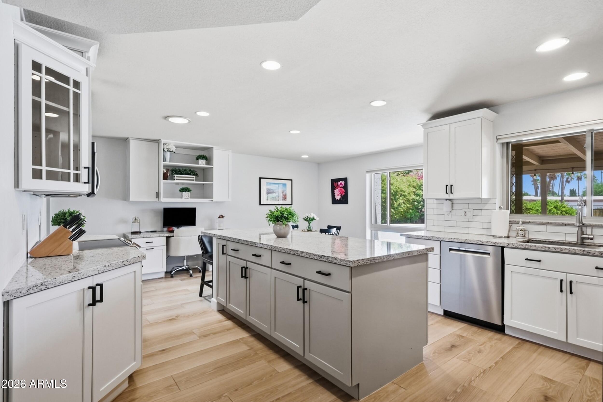 11041 N 44TH Street, Phoenix, AZ 85028
