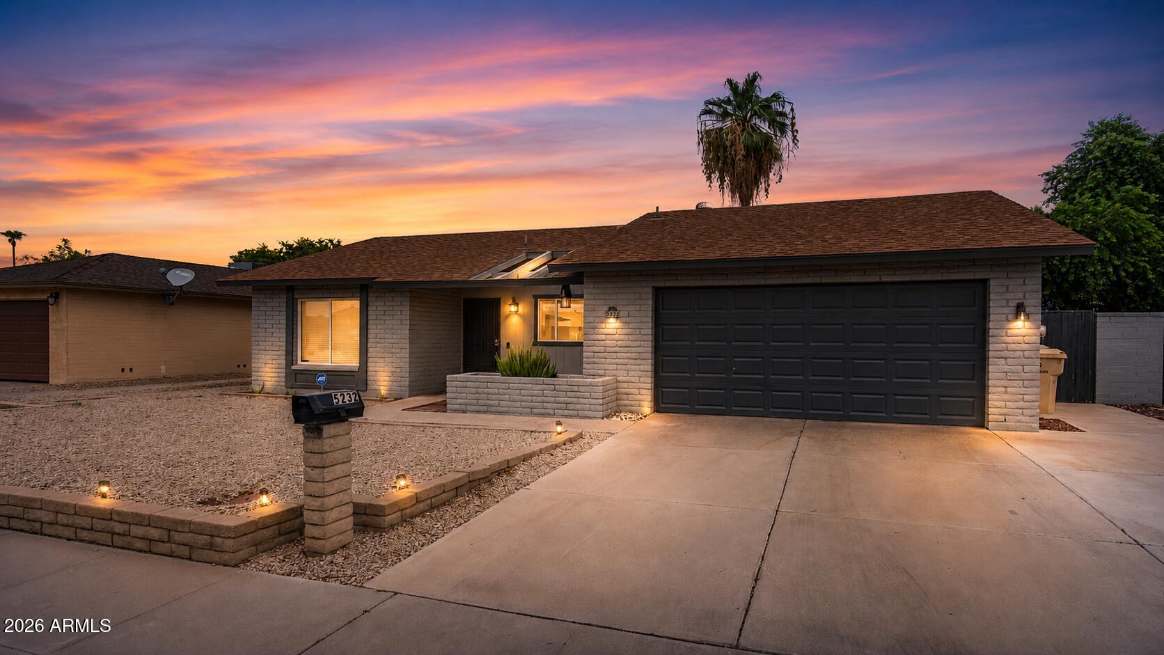 5232 W ONYX Avenue, Glendale, AZ 85302