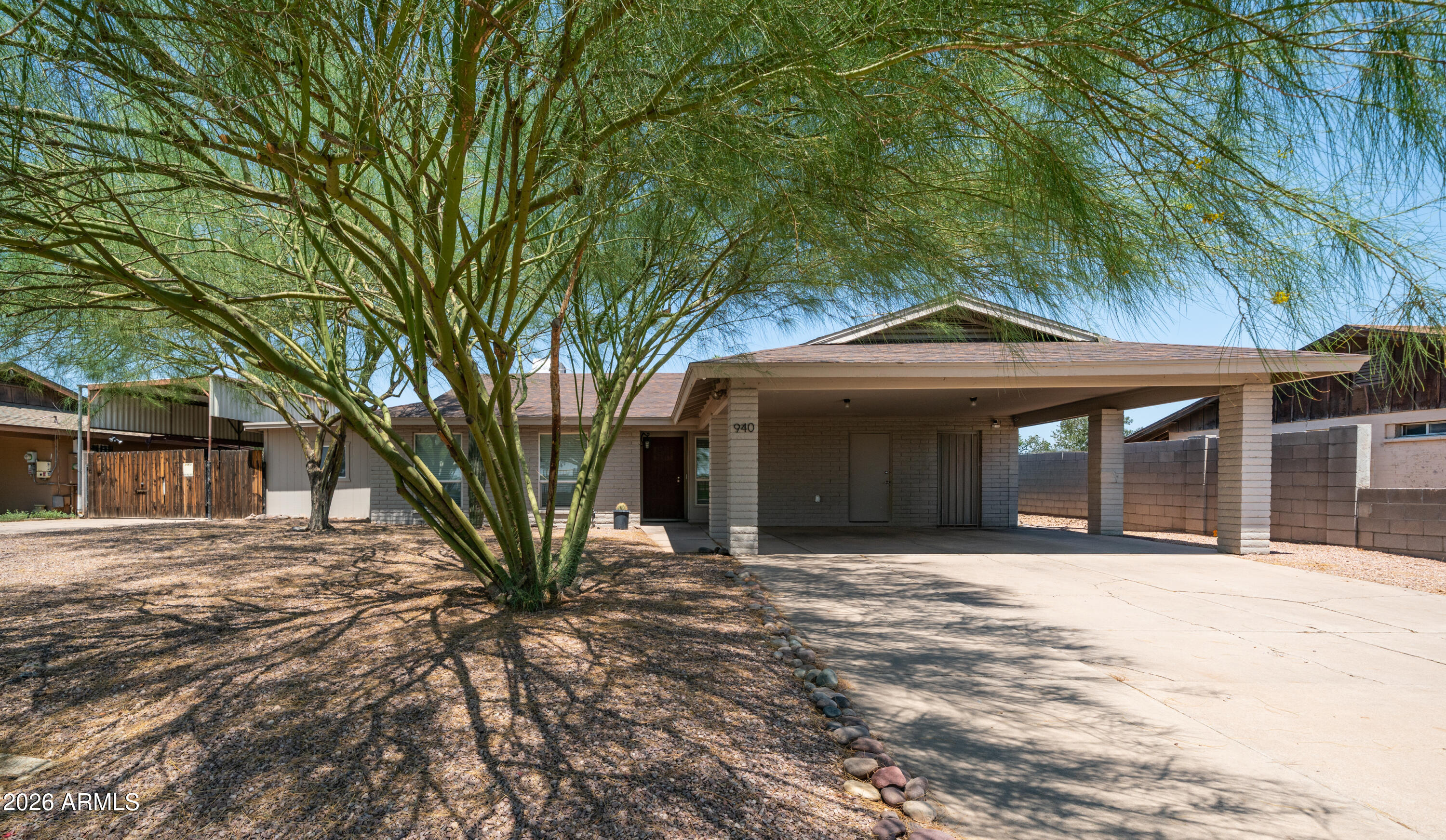 940 E HARMONY Avenue, Mesa, AZ 85204