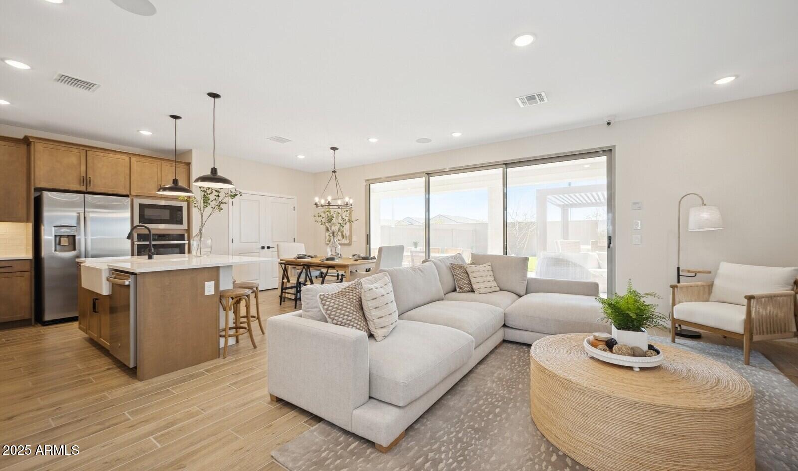 8066 N 80th Lane, Peoria, AZ 85345