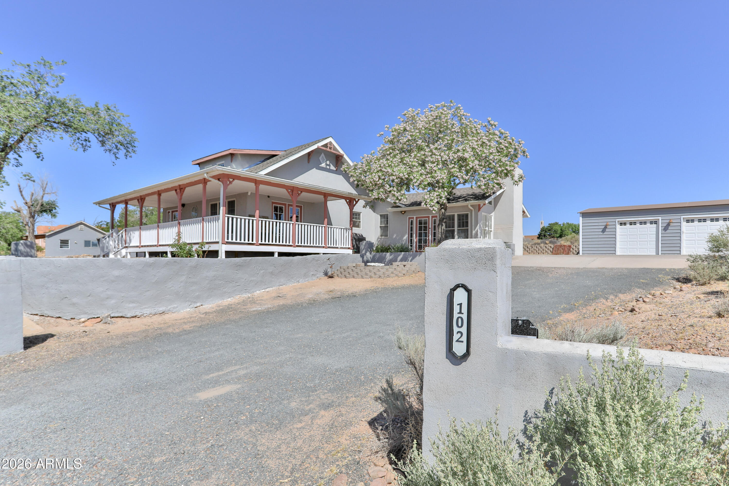 102 CRESTVIEW Road, Holbrook, AZ 86025