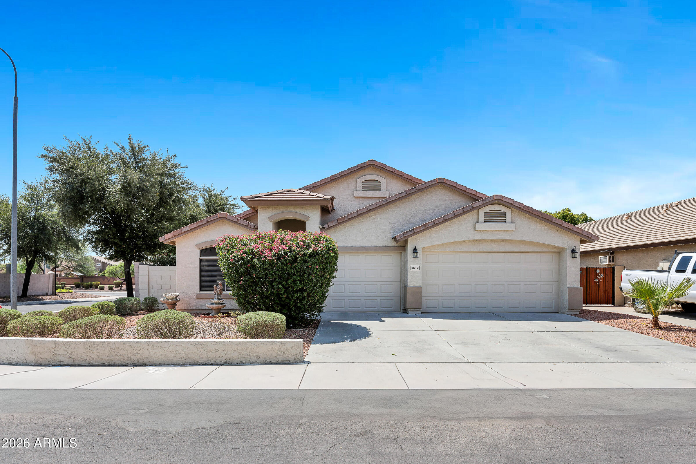 11219 W VERNON Avenue, Avondale, AZ 85392
