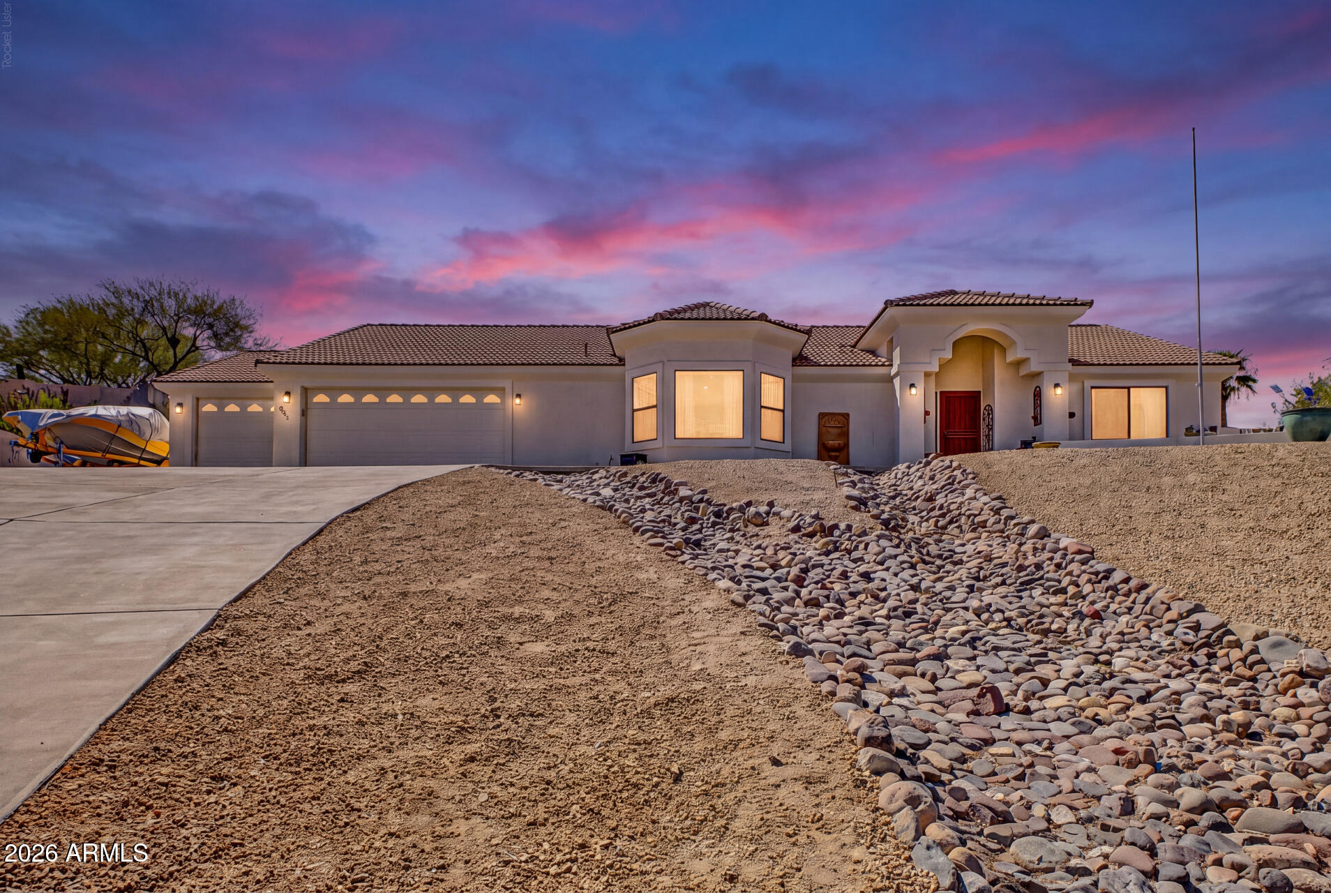 560 TOPEKA Drive, Wickenburg, AZ 85390