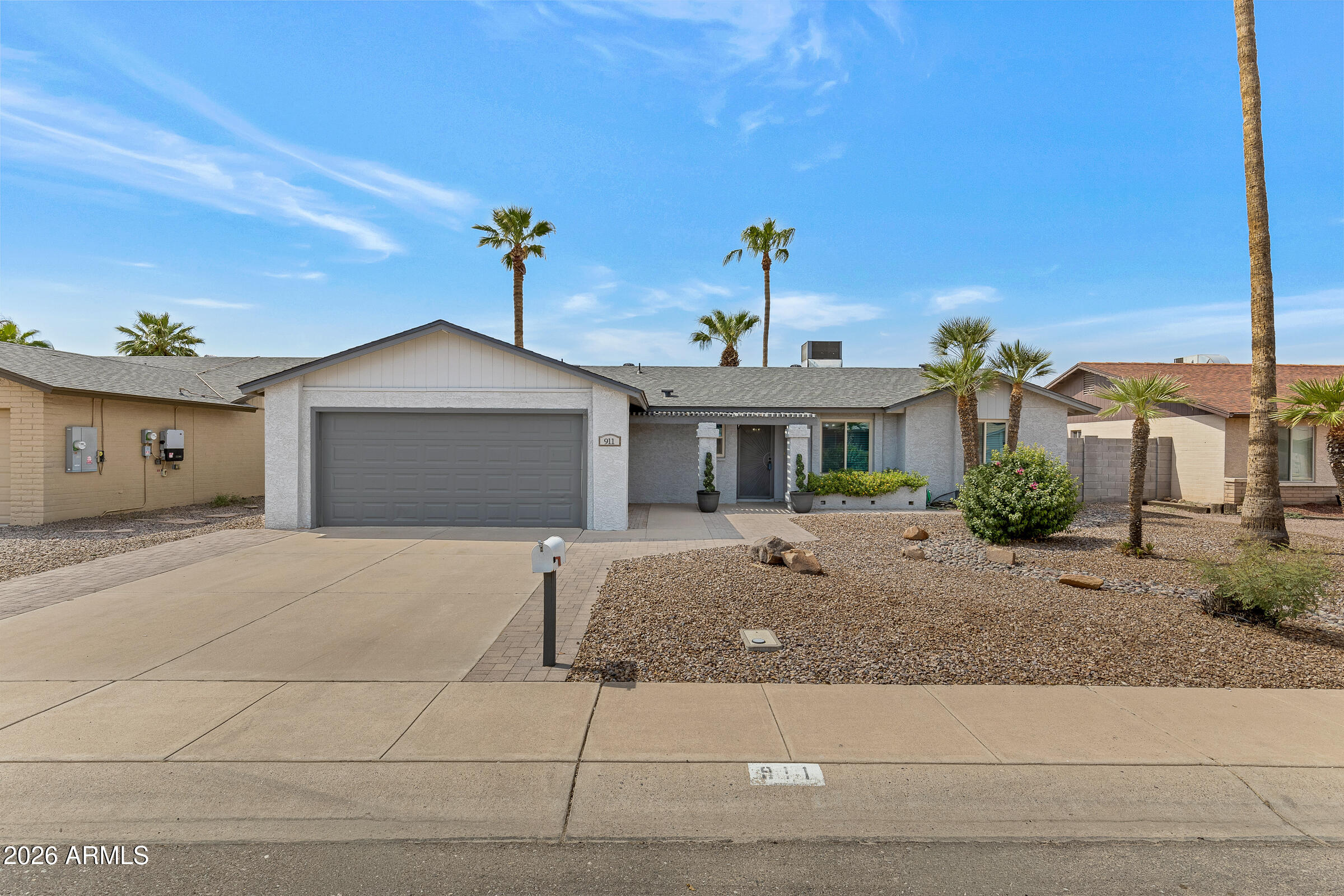 911 W LOUGHLIN Drive, Chandler, AZ 85225