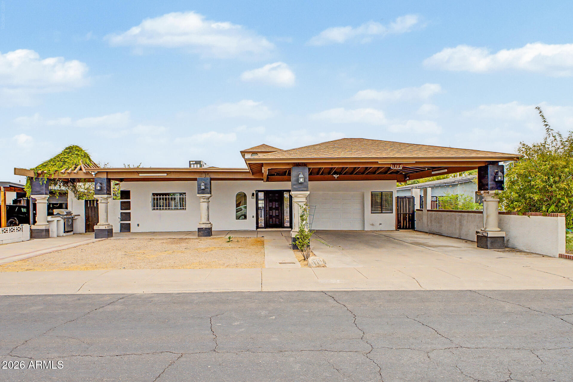 1707 W WAYLAND Drive, Phoenix, AZ 85041