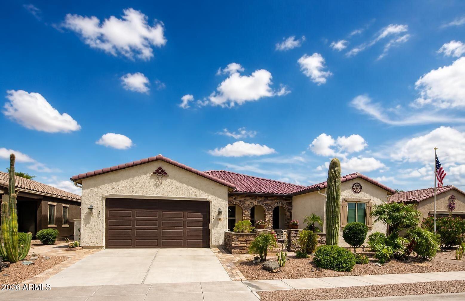 332 N RAINBOW Way, Casa Grande, AZ 85194