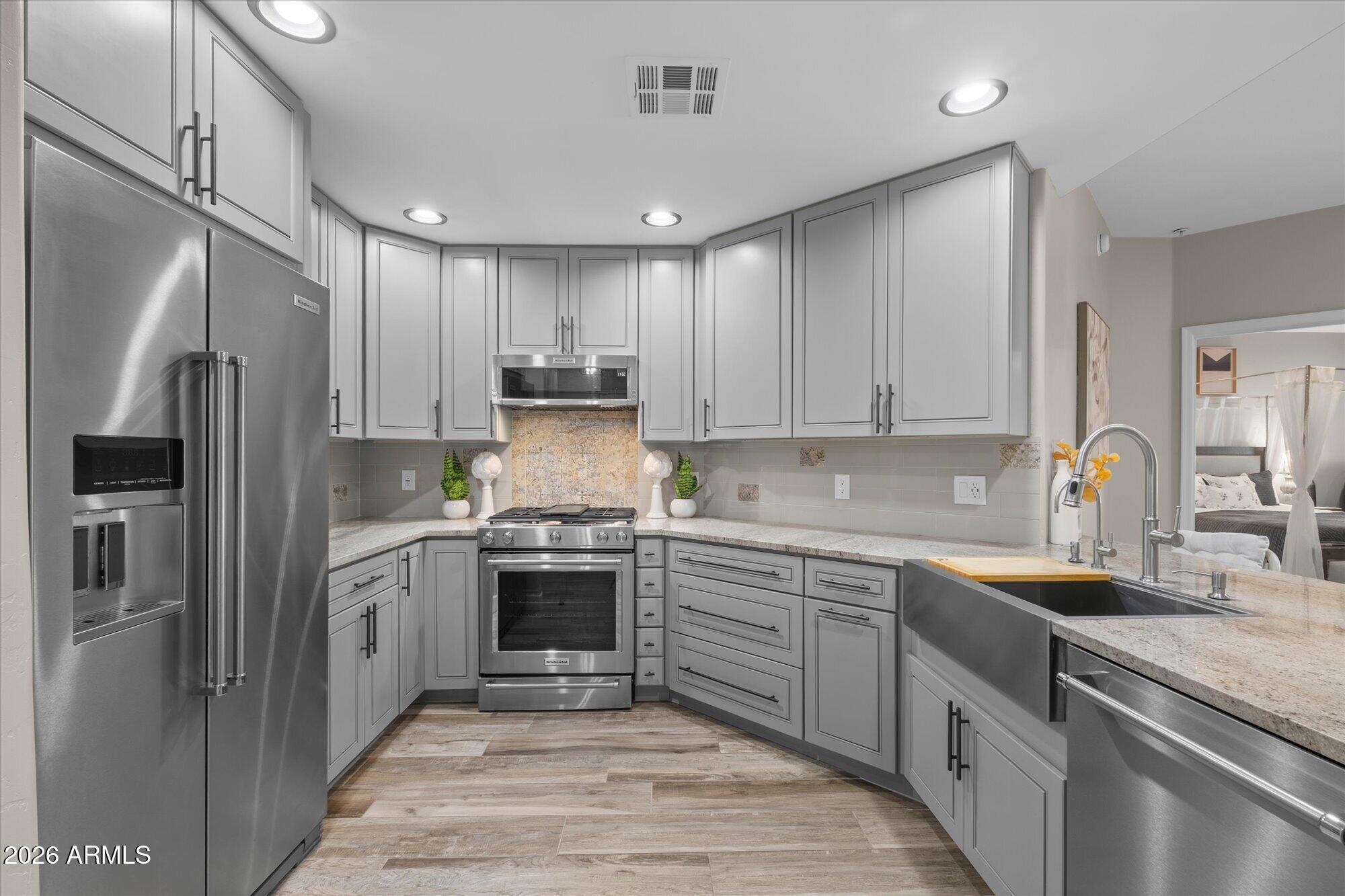 5350 E DEER VALLEY Drive 1250, Phoenix, AZ 85054