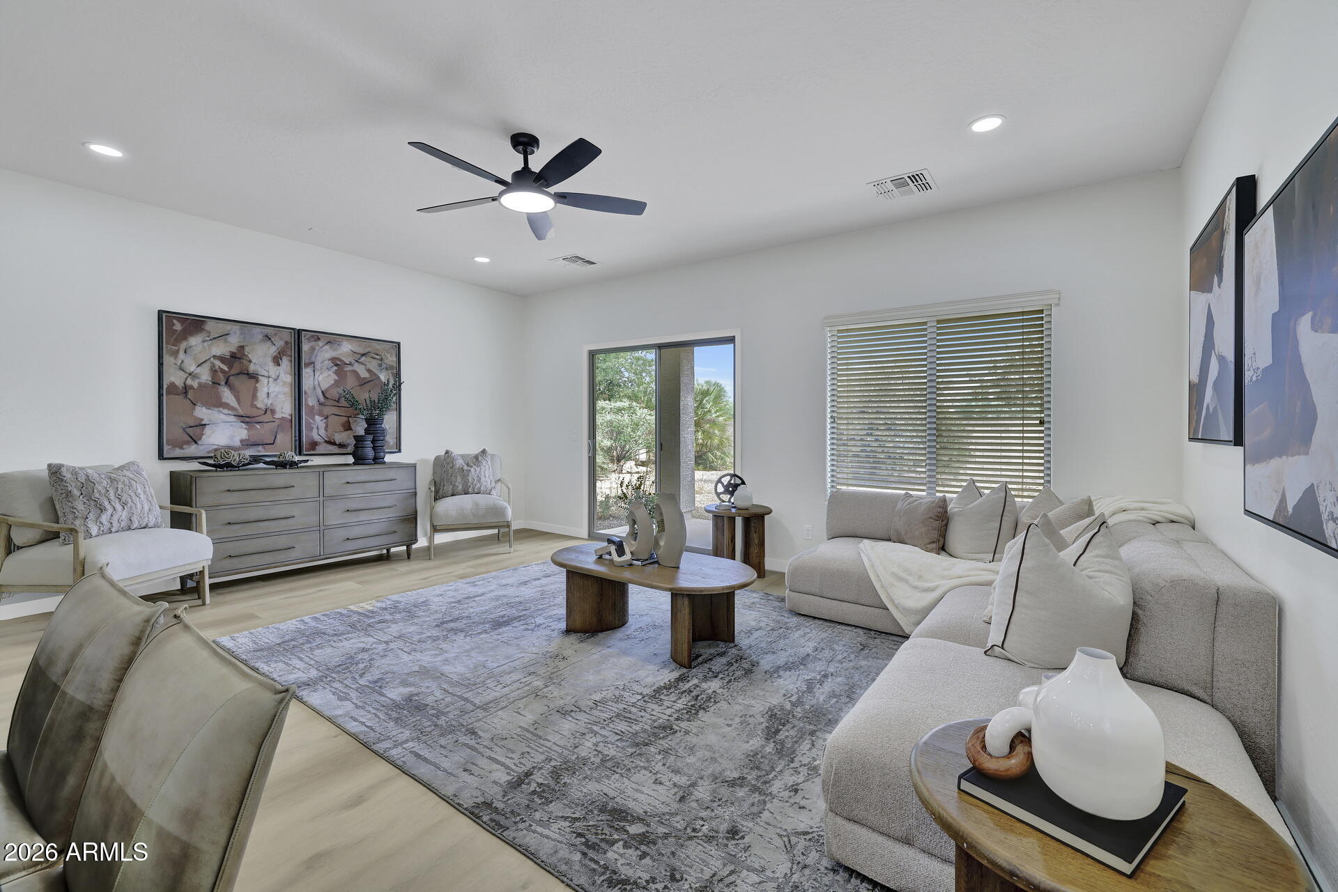 1152 W DESERT HOLLOW Drive, San Tan Valley, AZ 85143
