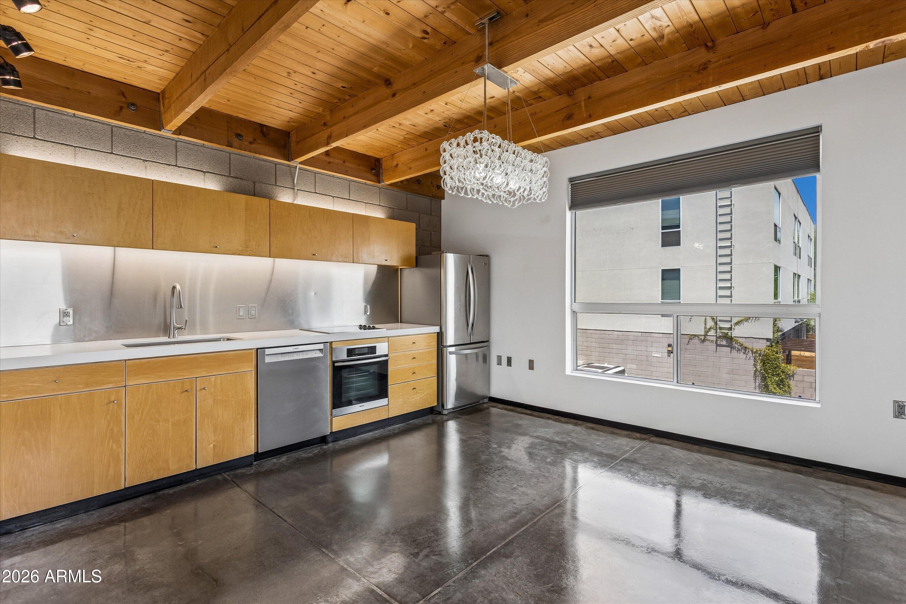 727 E PORTLAND Street 33, Phoenix, AZ 85006