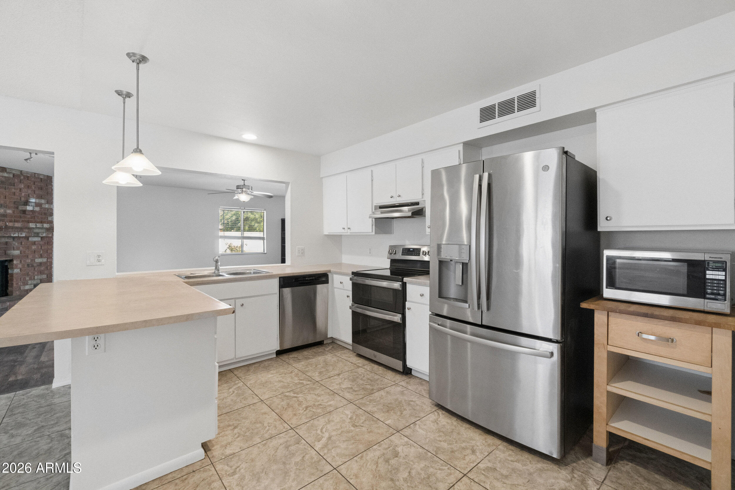 642 W MAGDALENA Drive, Tempe, AZ 85283