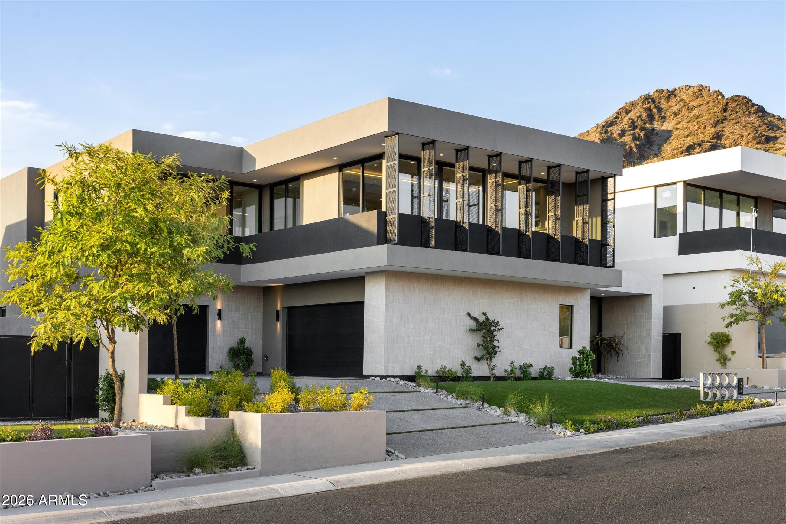 2228 E SOLAR Drive, Phoenix, AZ 85020