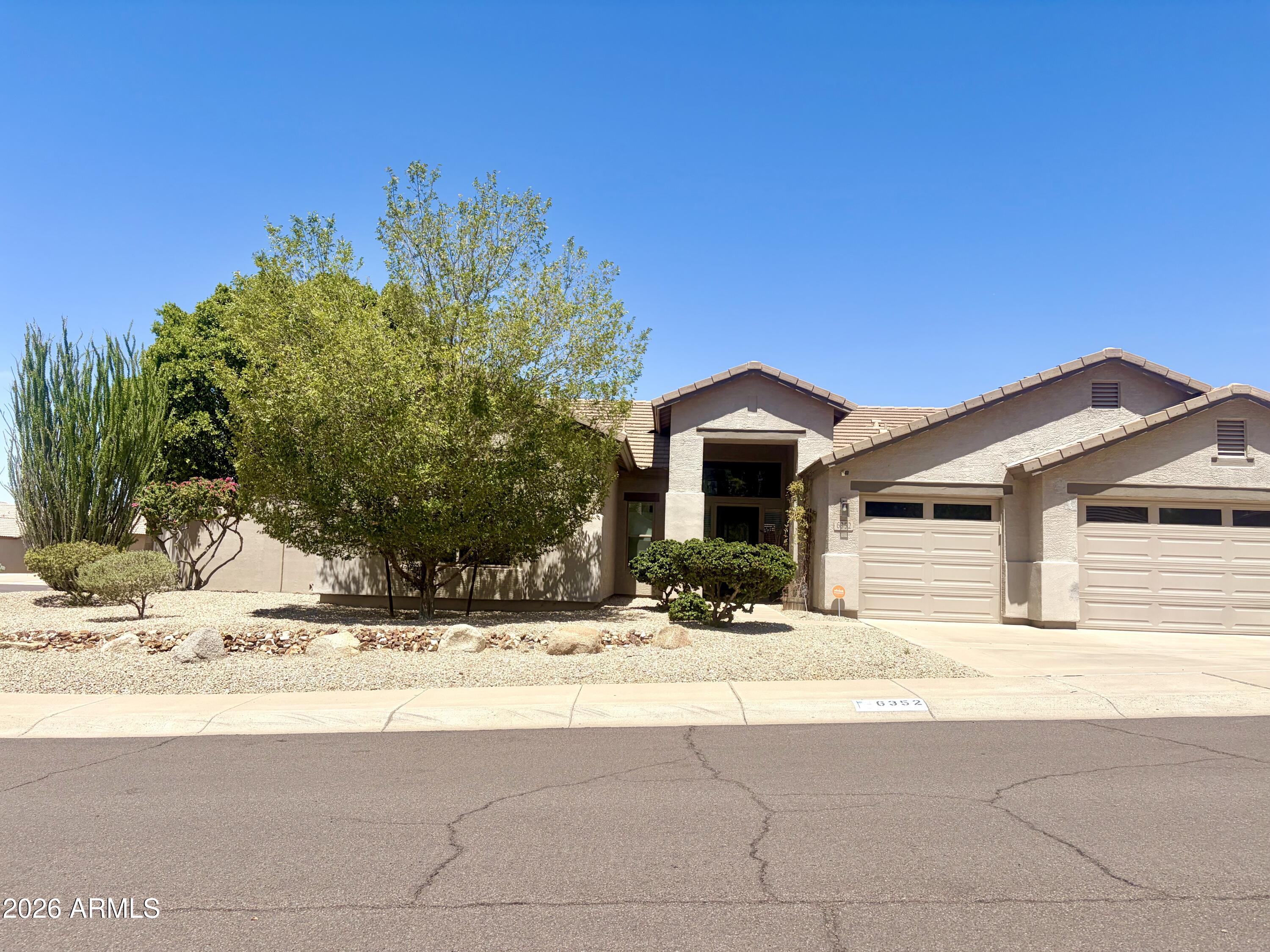 6352 W BRILES Road, Phoenix, AZ 85083