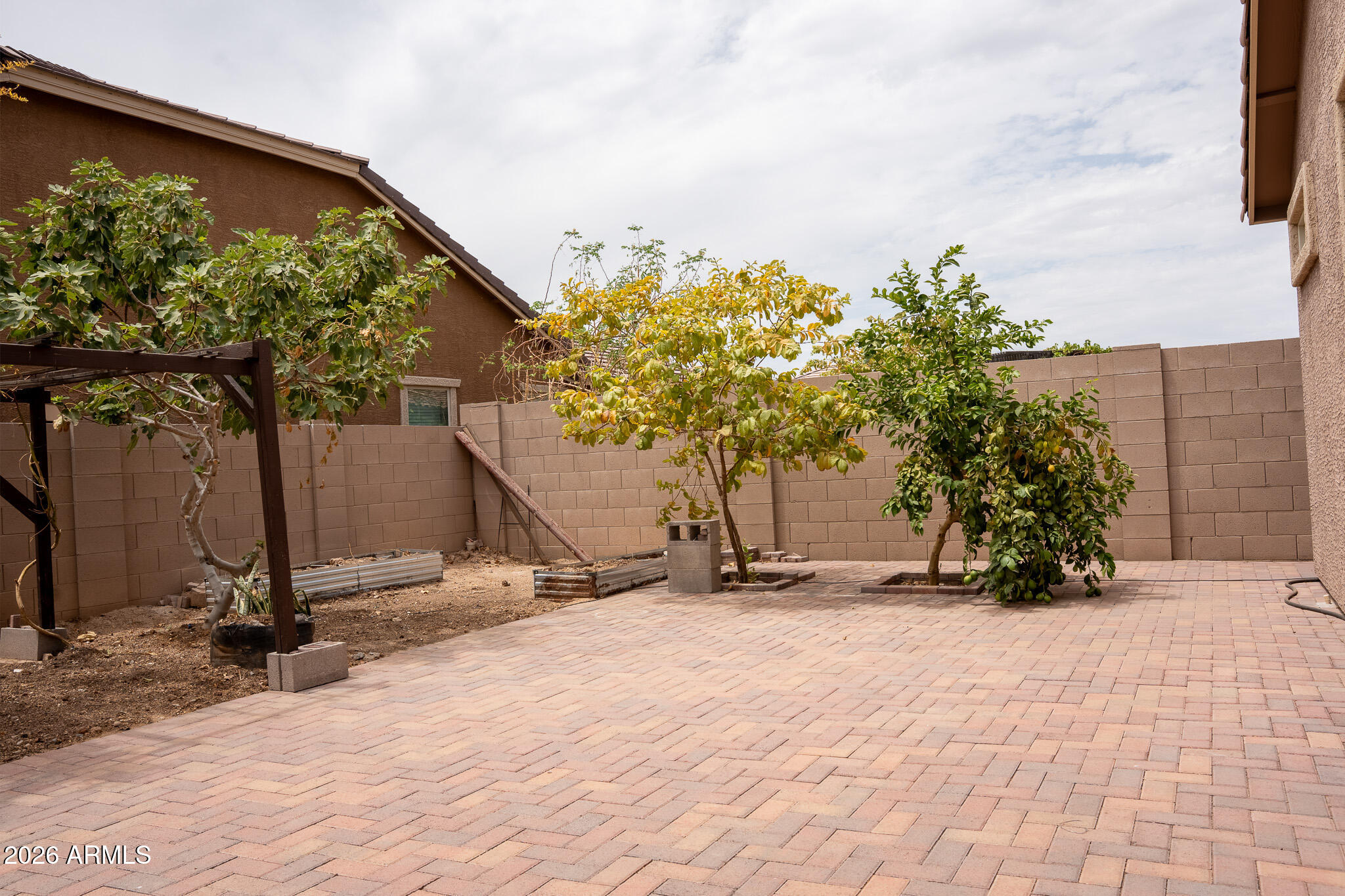 5343 W HACKAMORE Drive, Phoenix, AZ 85083